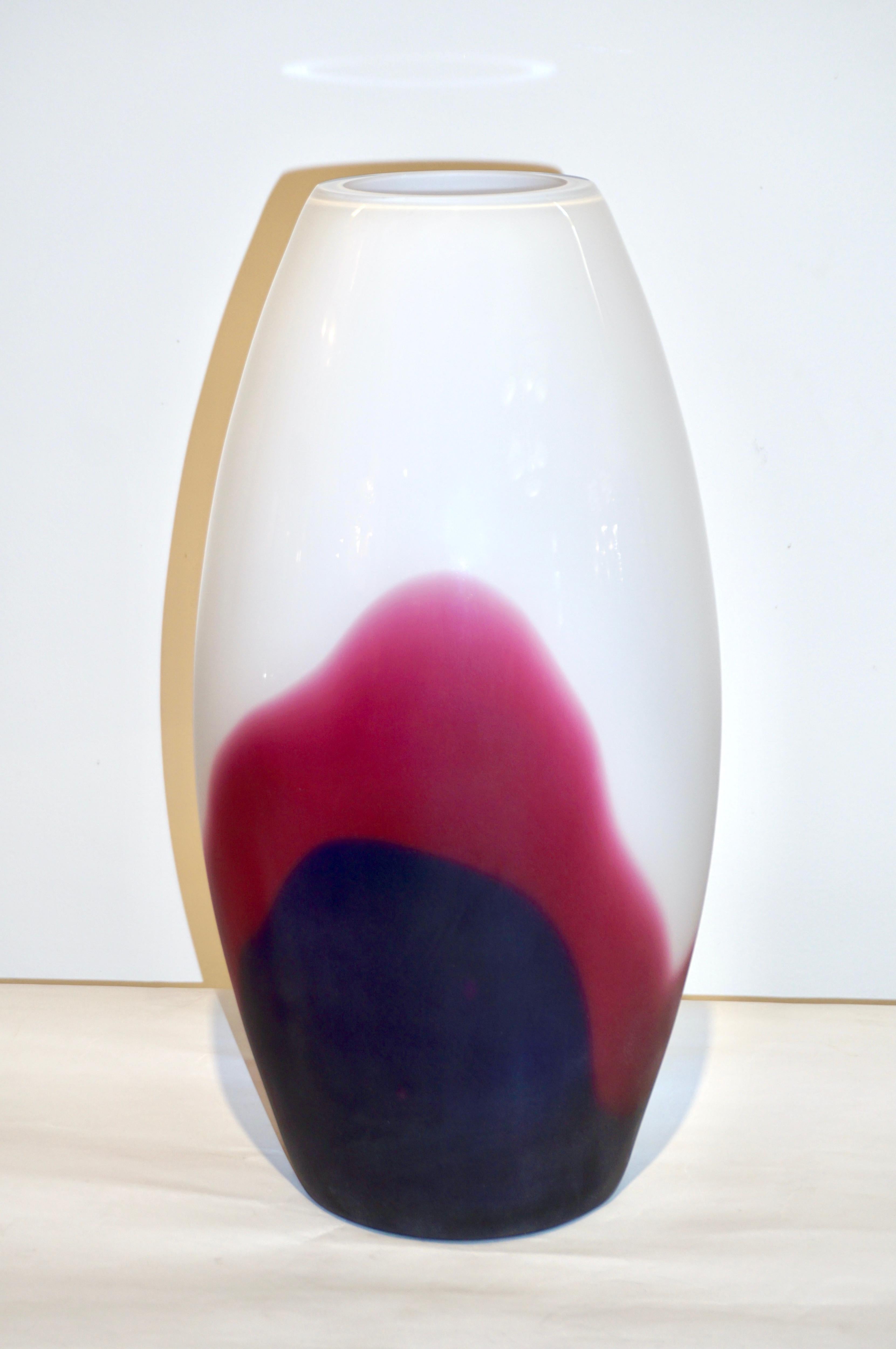 Formia 1980 Italian Vintage Purple Blue White Murano Glass Sleek Design Vase For Sale 2