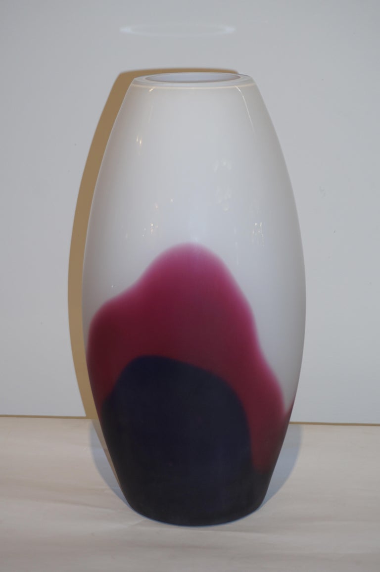 Formia 1980 Italian Vintage Purple Blue White Murano Glass Sleek Design Vases In Excellent Condition For Sale In New York, NY