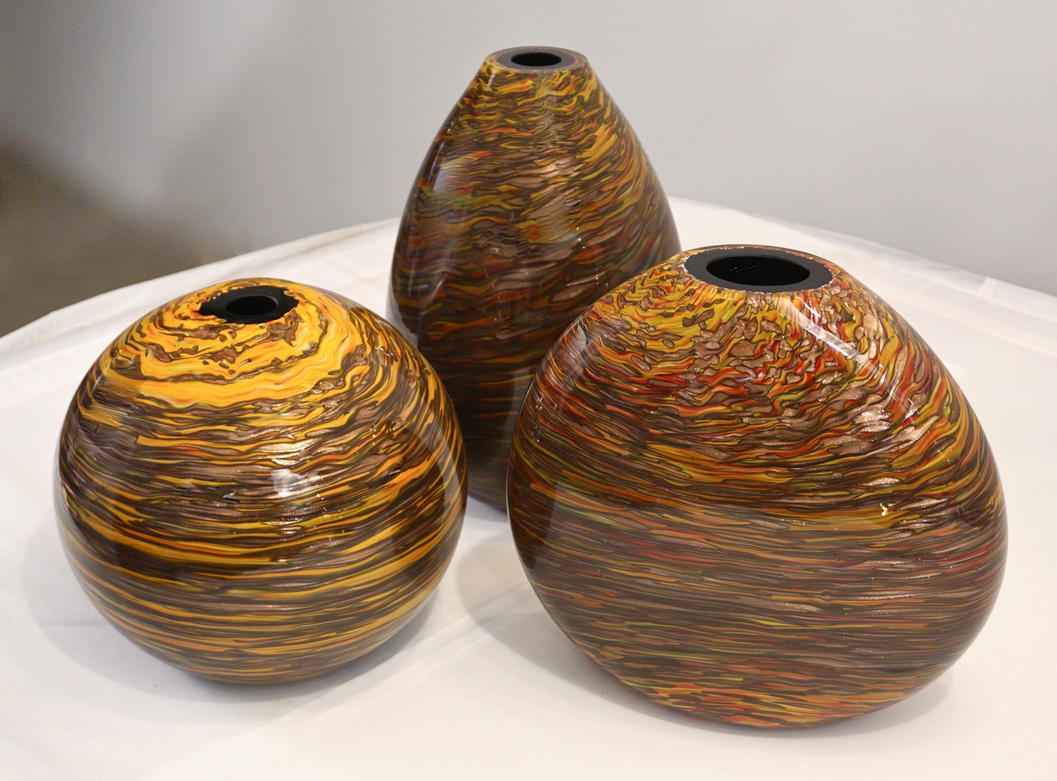 Moderne Elliptische Vase aus Muranoglas in Braun, Gelb, Rot und Gold, 1980er Jahre im Angebot 10