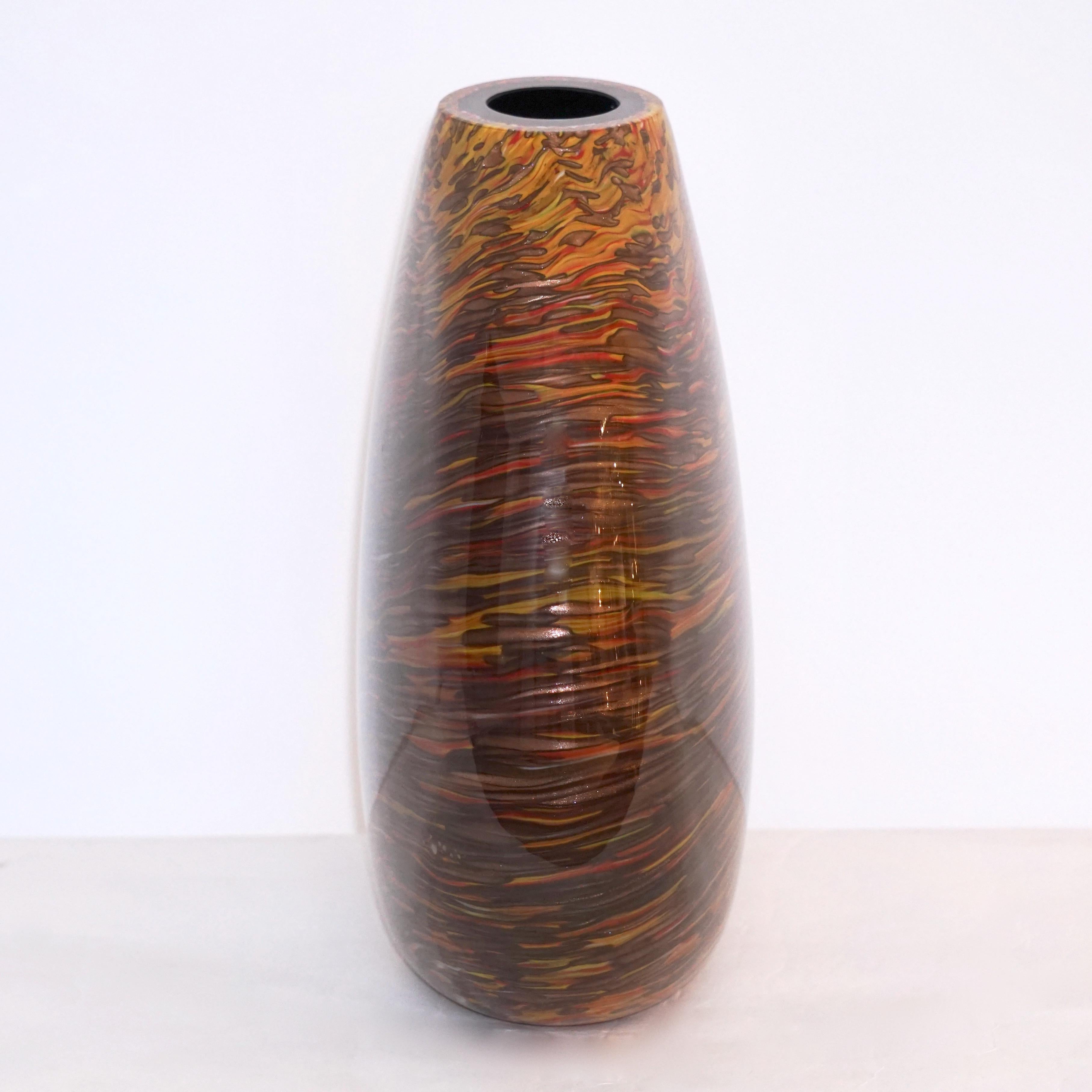 Organique Vase en verre de Murano moderne elliptique marron, jaune, rouge, orange et or, Formia, annes 1980 en vente