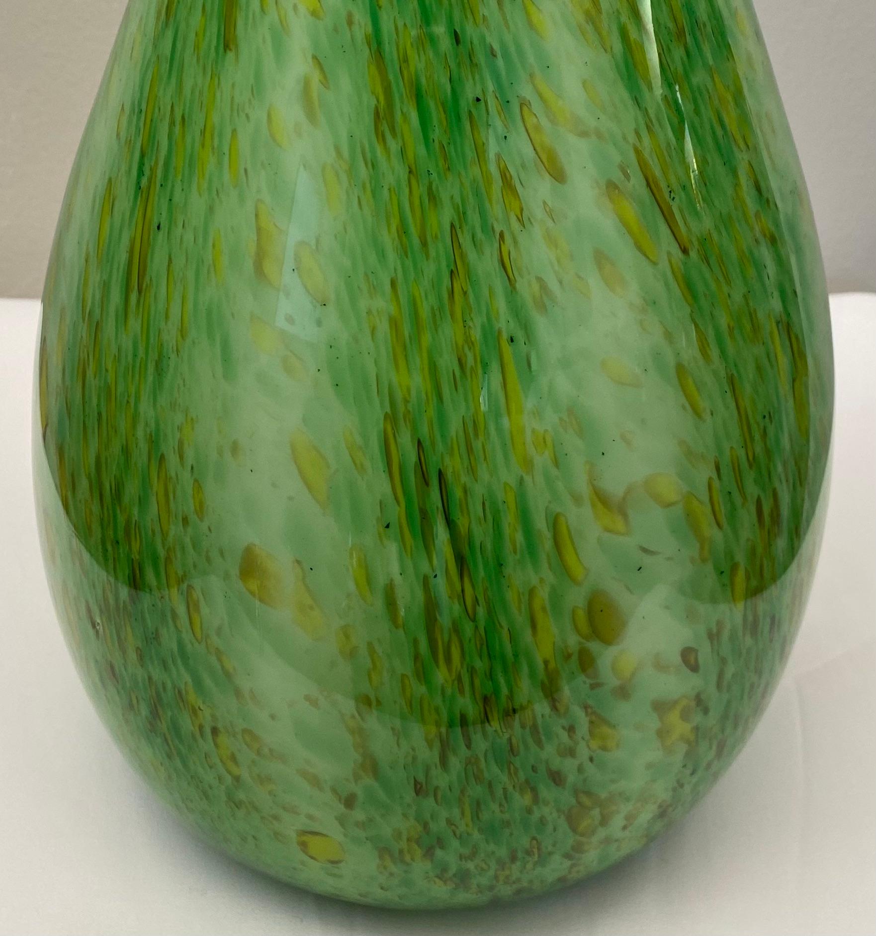 Formia 1990s Italian Green Spotted Murano Art Glass Vase Manner Hilton McConnico In Good Condition In Miami, FL