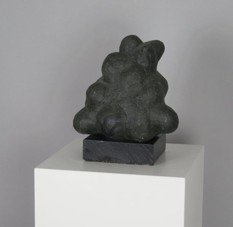 Sculpture en granit noir 