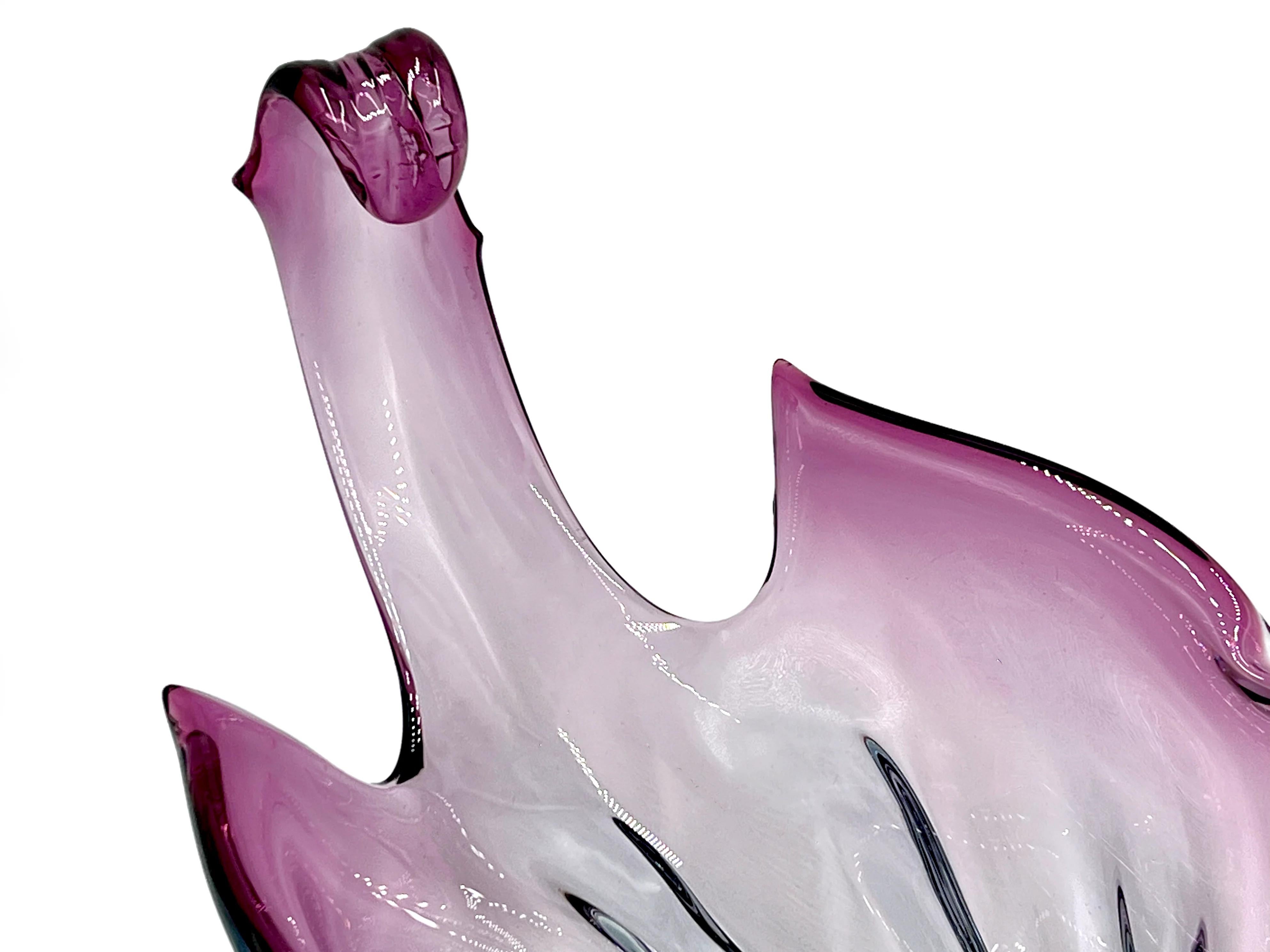 Verre Centre de table de 20 pouces en verre d'art Formia Glass (Murano, Italie), en lilas et améthyste en vente