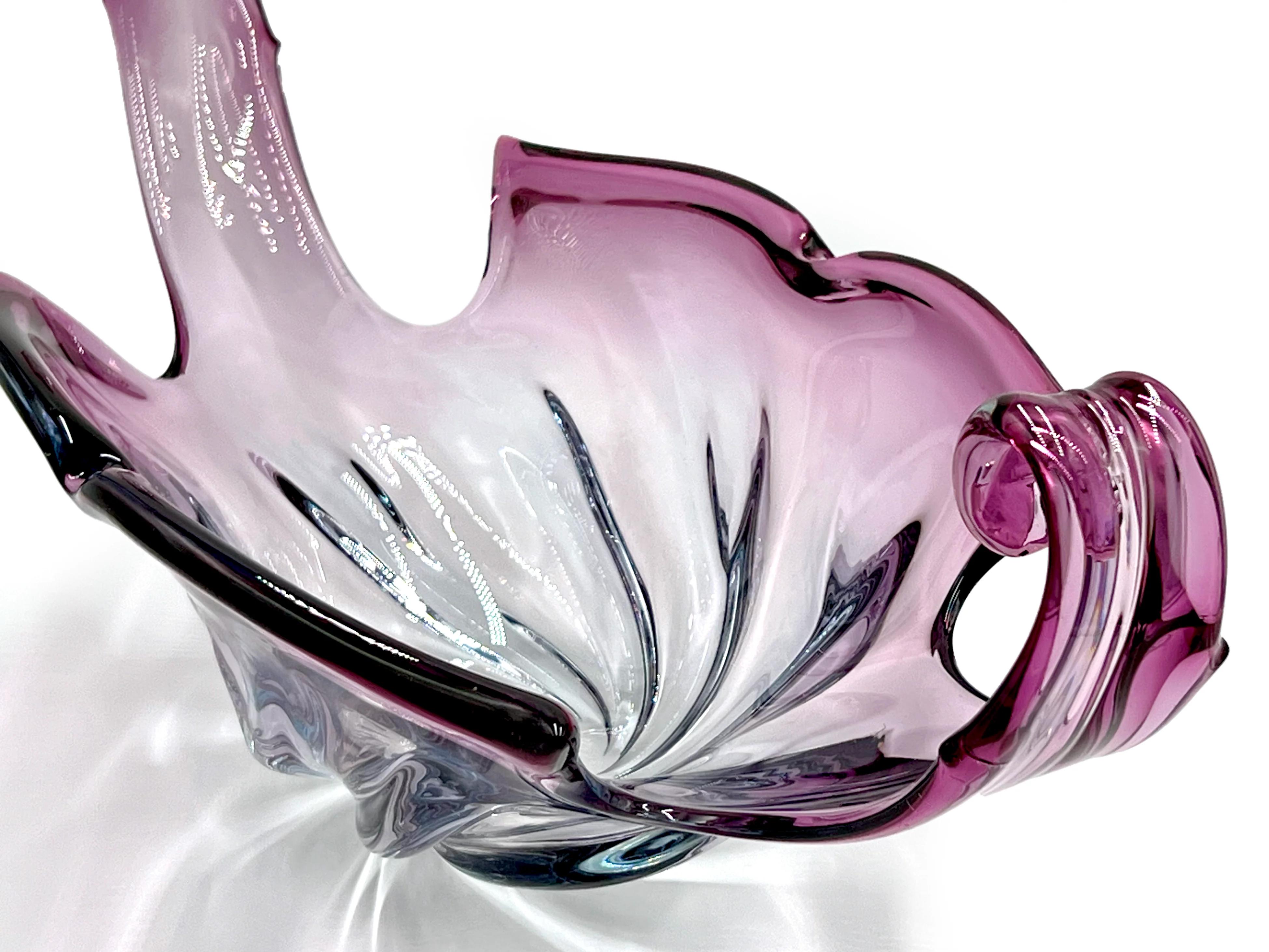 Centre de table de 20 pouces en verre d'art Formia Glass (Murano, Italie), en lilas et améthyste en vente 1