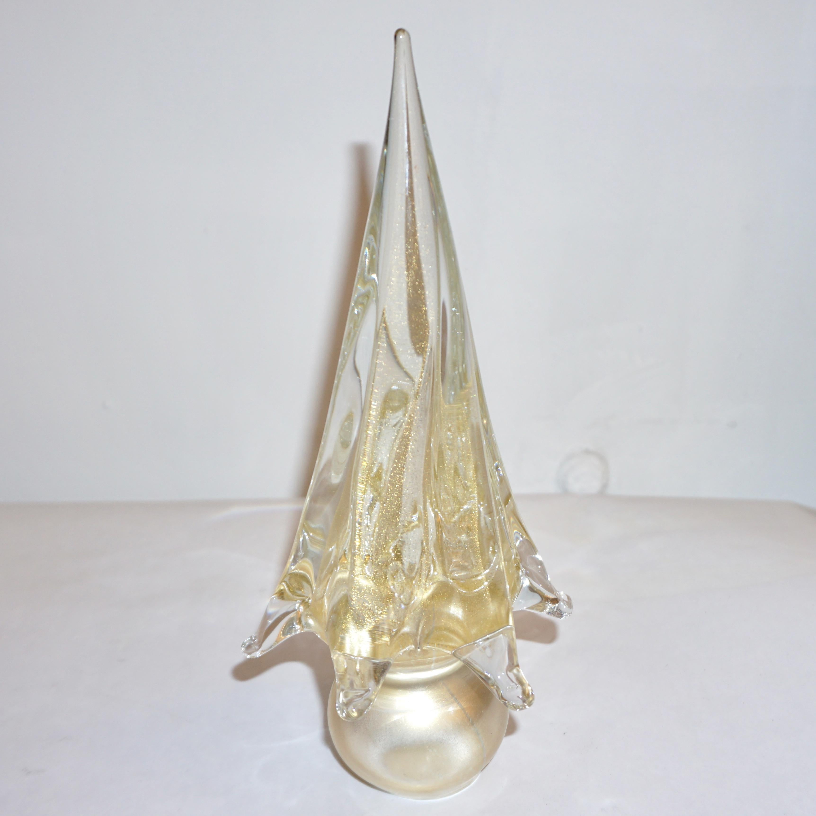 Murano glass tree of organic sleek modern design, a vintage creation by the Venetian company Formia, signed pieces, individually mouth blown and handcrafted. Made precious by the use of extensive pure 24-karat gold and handcrafted with twist in the