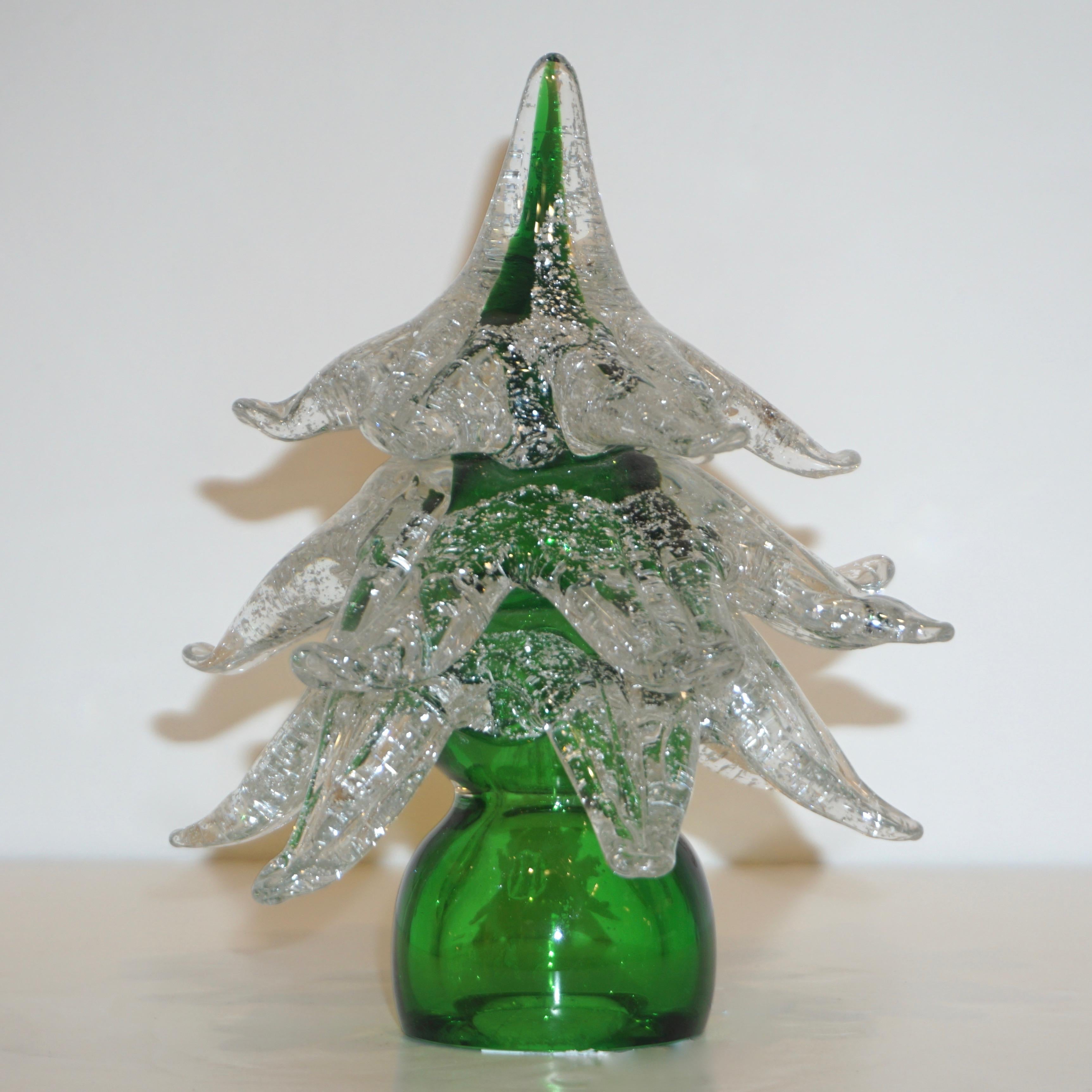 Formia Italian Vintage Green and Silver Murano Glass Christmas Tree Sculpture In Excellent Condition In New York, NY