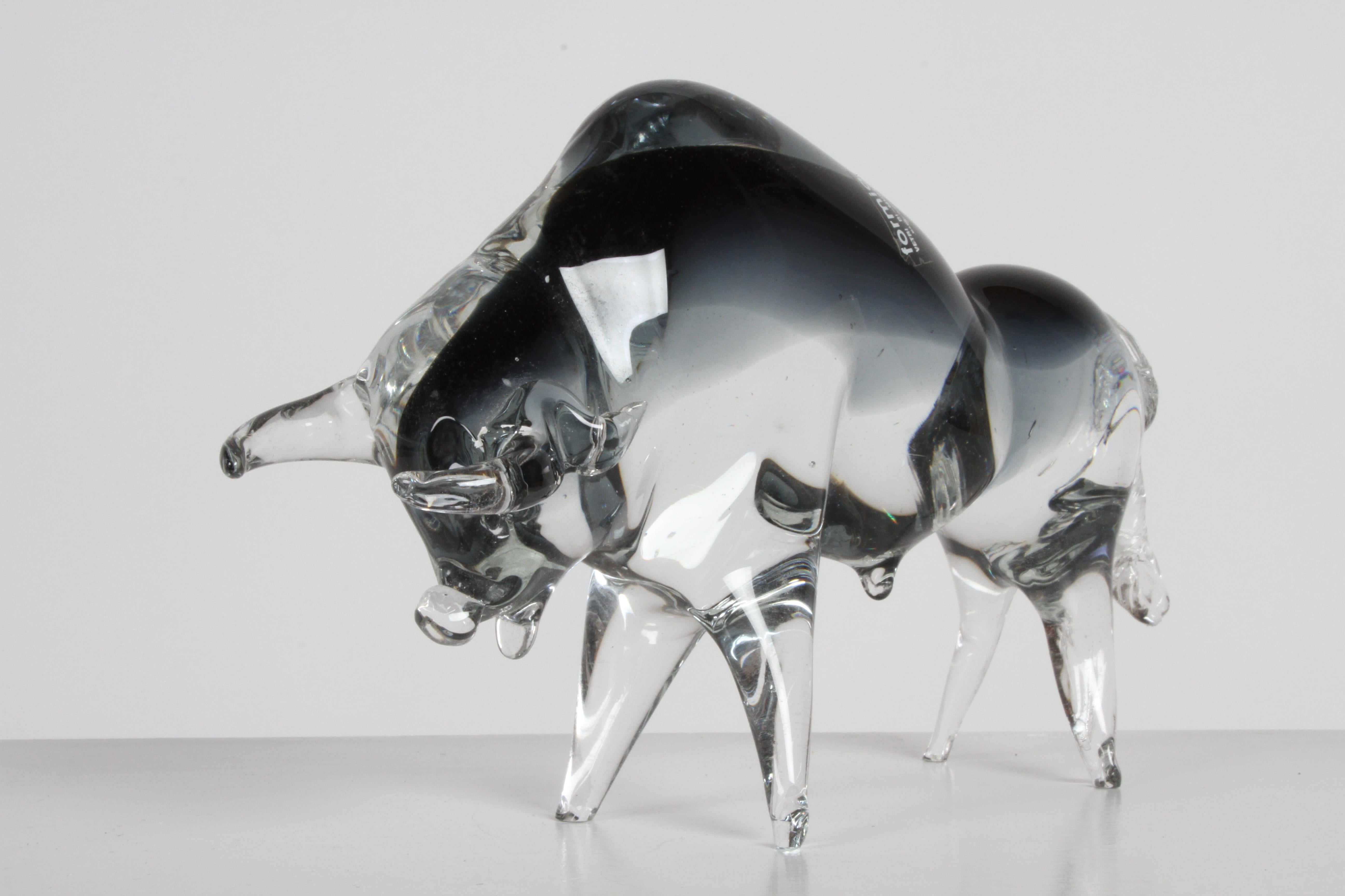 Formia Vetri Di Murano Italy, Large Clear & Smoke Grey Glass Charging Bull In Good Condition In St. Louis, MO