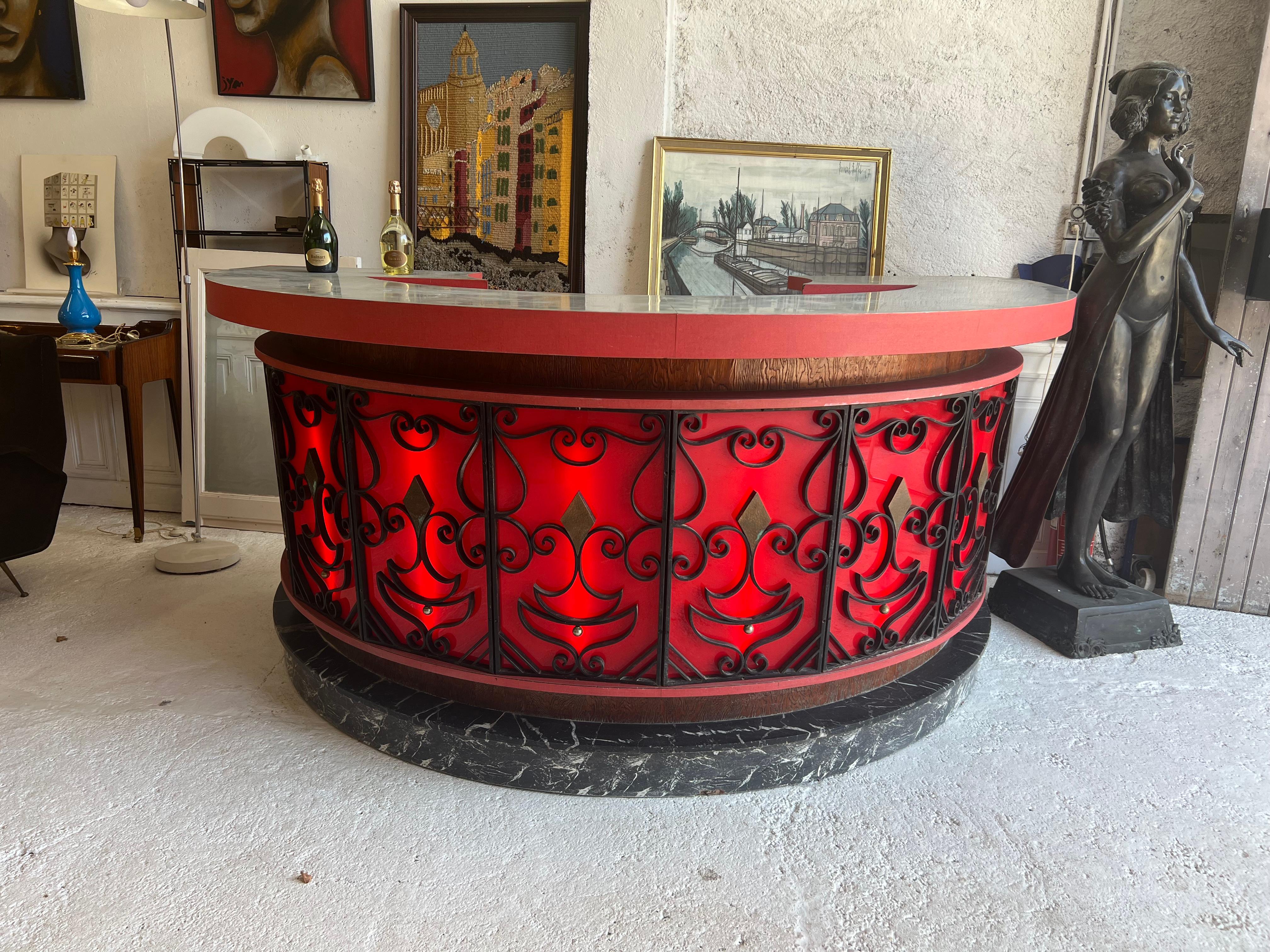 magnifique bar en formica des années 1950 ayant appartenu à un grand chanteur français 