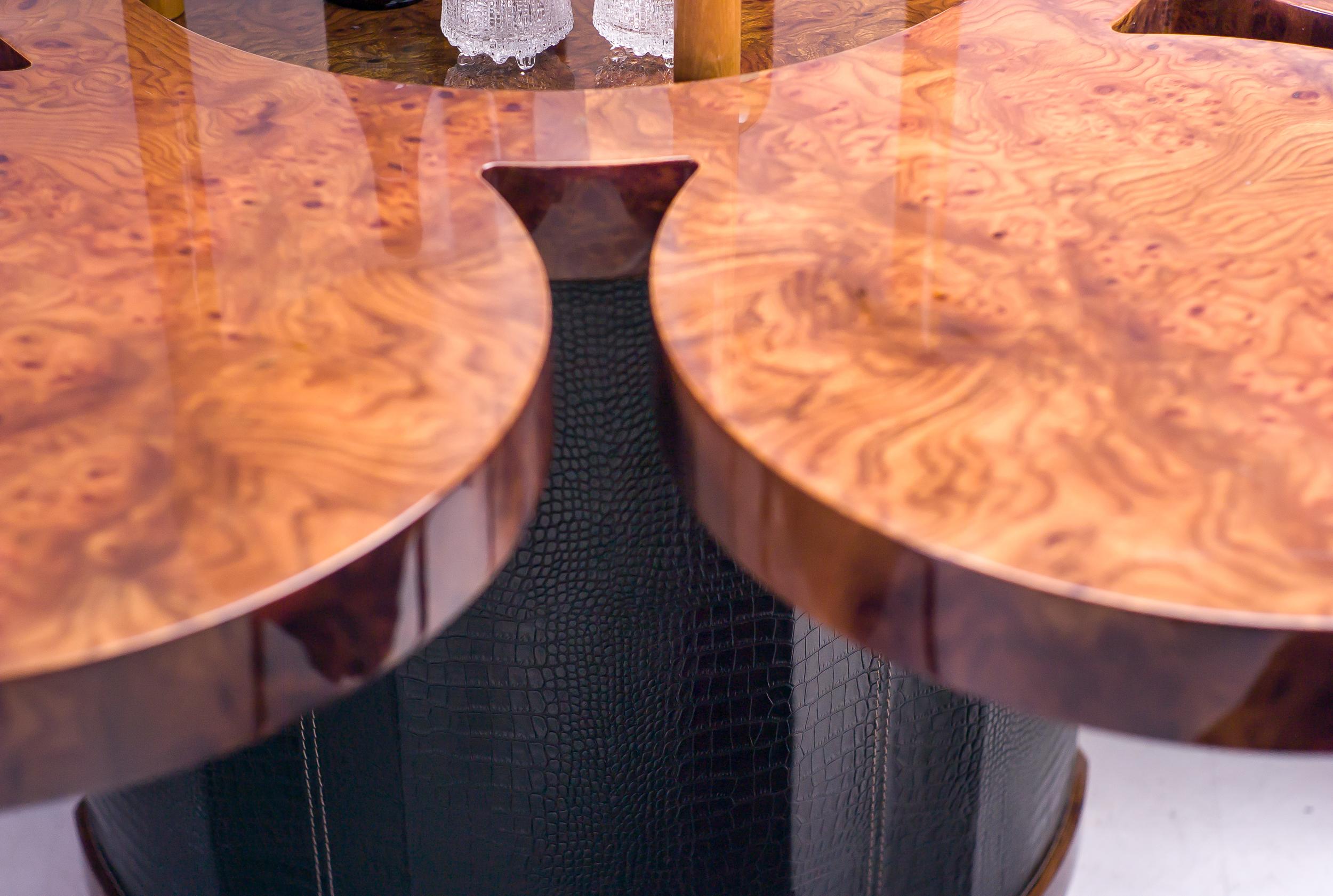 Formitalia Burl Walnut and Leather Dry Bar Table In Good Condition In Dronten, NL
