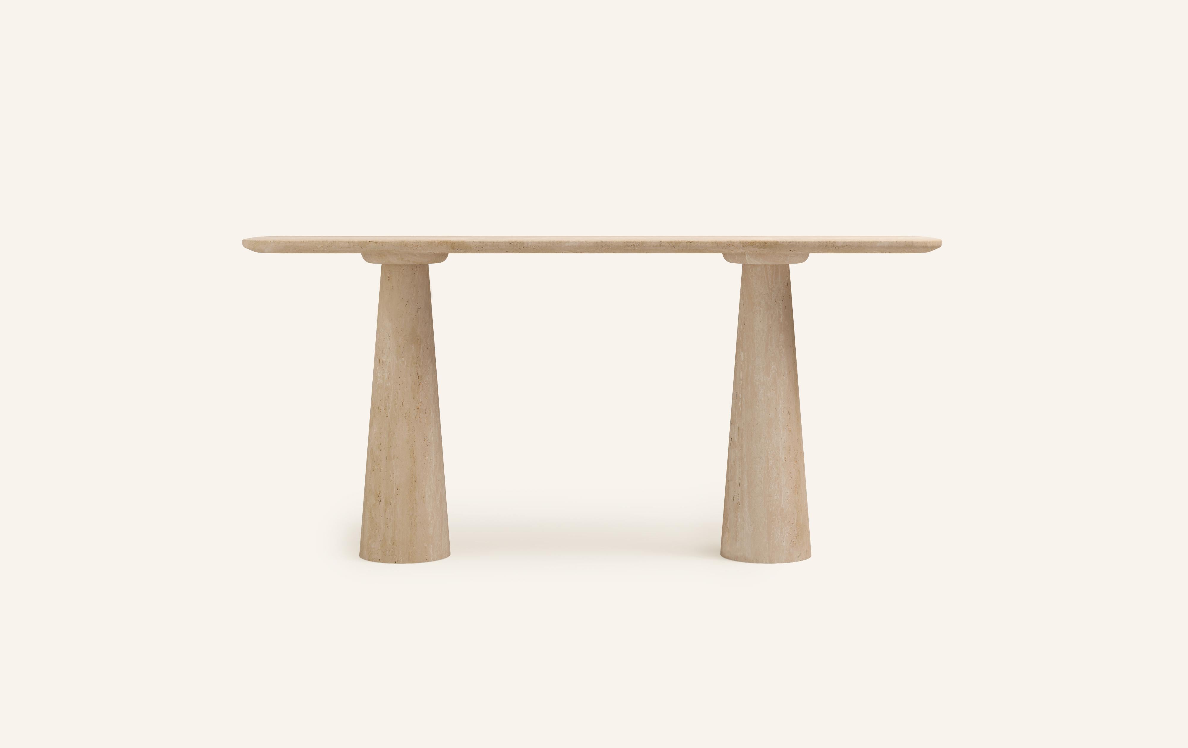 Organique FORM(LA) Table console Cono 60L x 15W x 33H Travertino Crema VC en vente