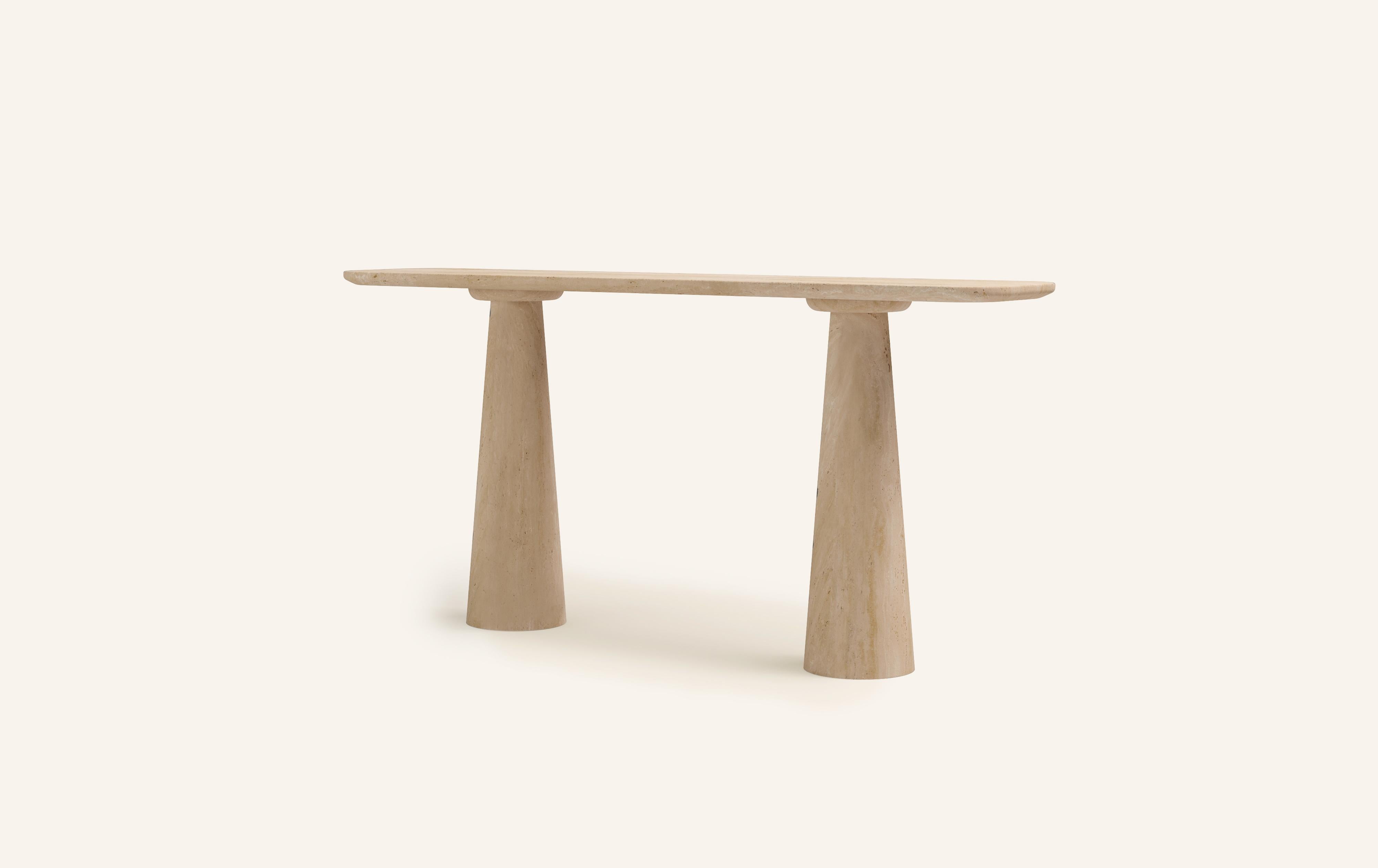 Américain FORM(LA) Table console Cono 60L x 15W x 33H Travertino Crema VC en vente