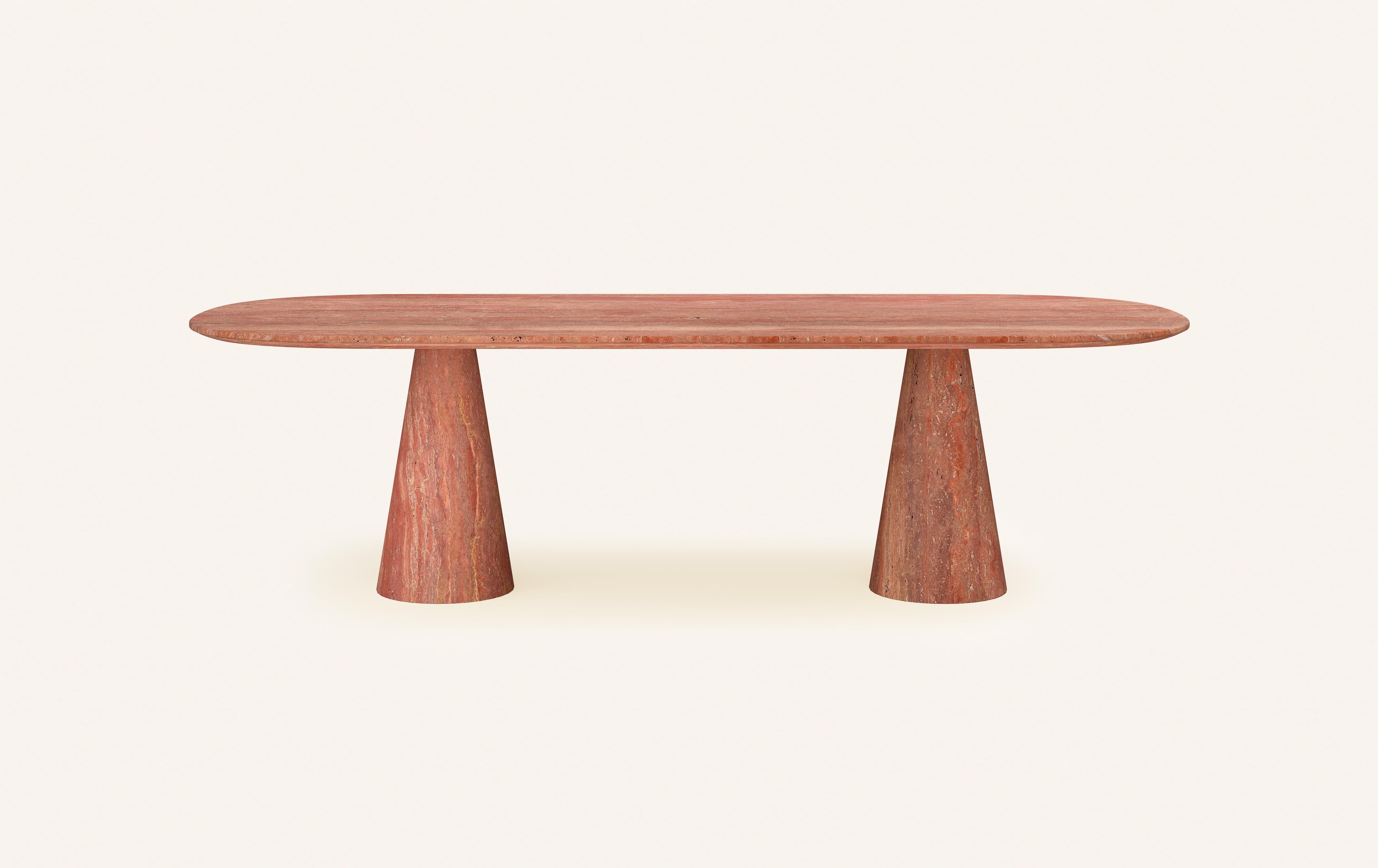 DES FORMES À LA FOIS SIMPLES ET MUSCLÉES INFLUENCÉES PAR LE DESIGN ITALIEN POST-MODERNE.

DIMENSIONS : 
84 
