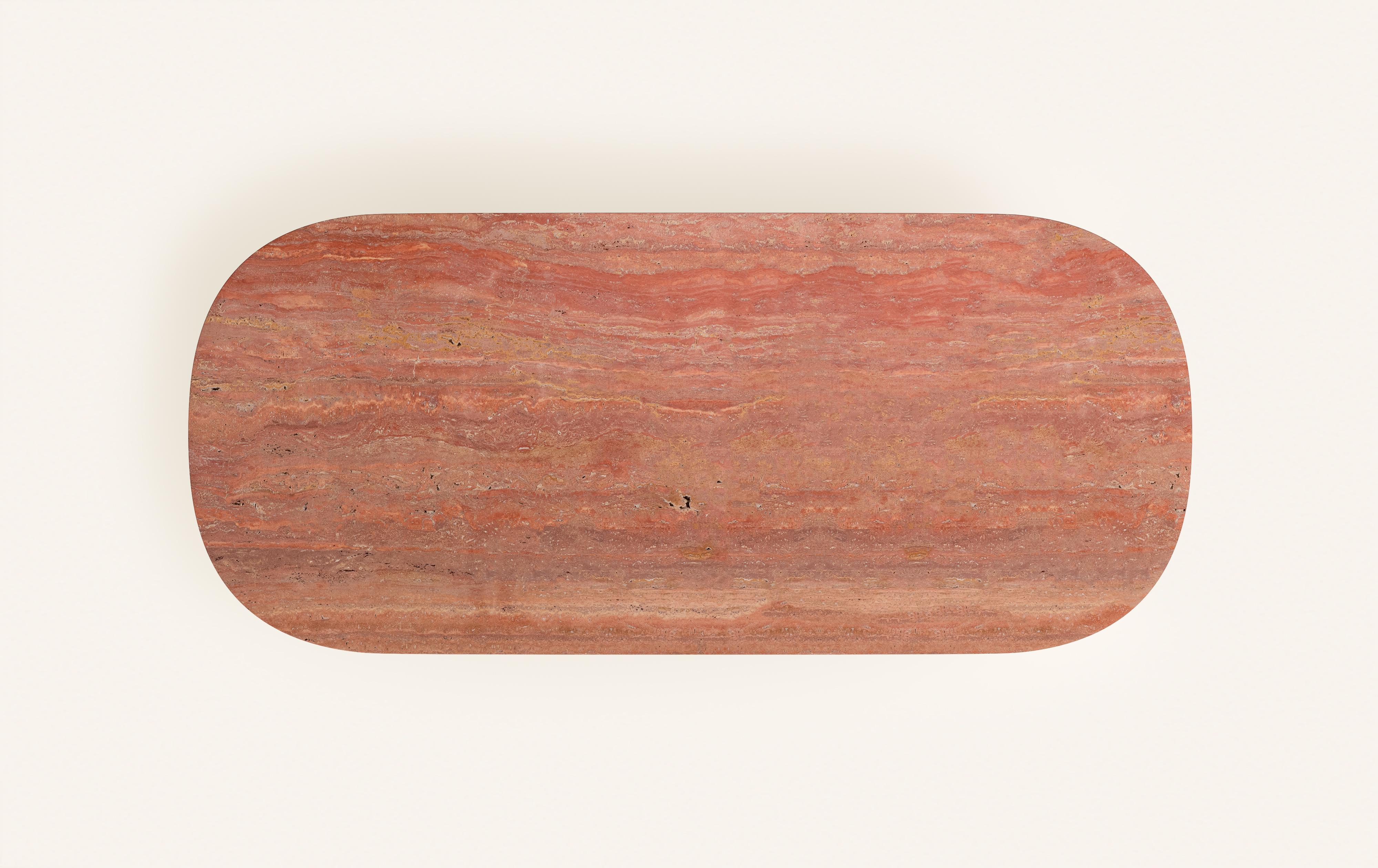 FORM (LA) Table de salle à manger ovale Cono 84L x 42W x 30H Travertino Rosso VC Neuf - En vente à Los Angeles, CA