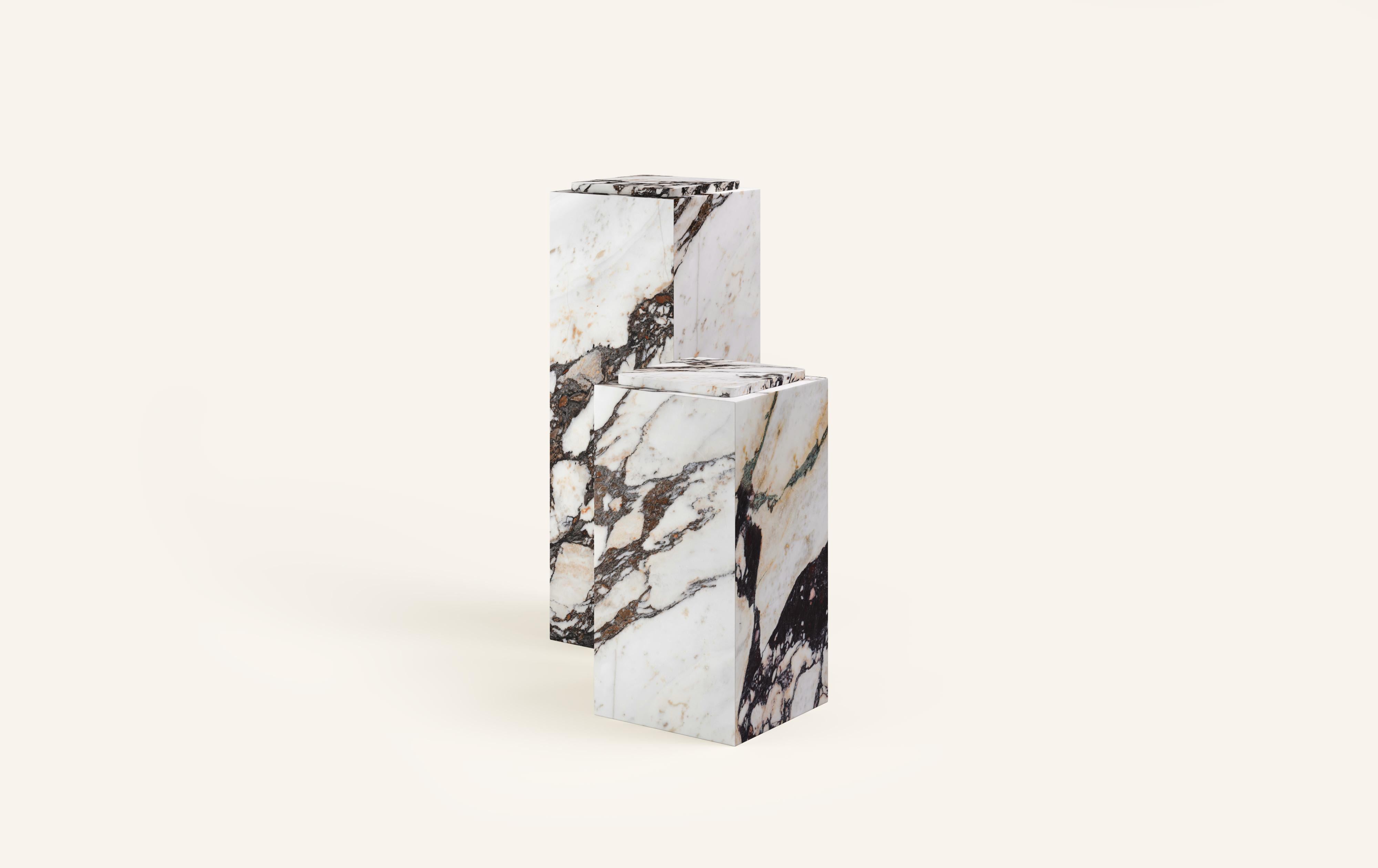 Organico moderno Form(LA) Cubo Pedestal 12 