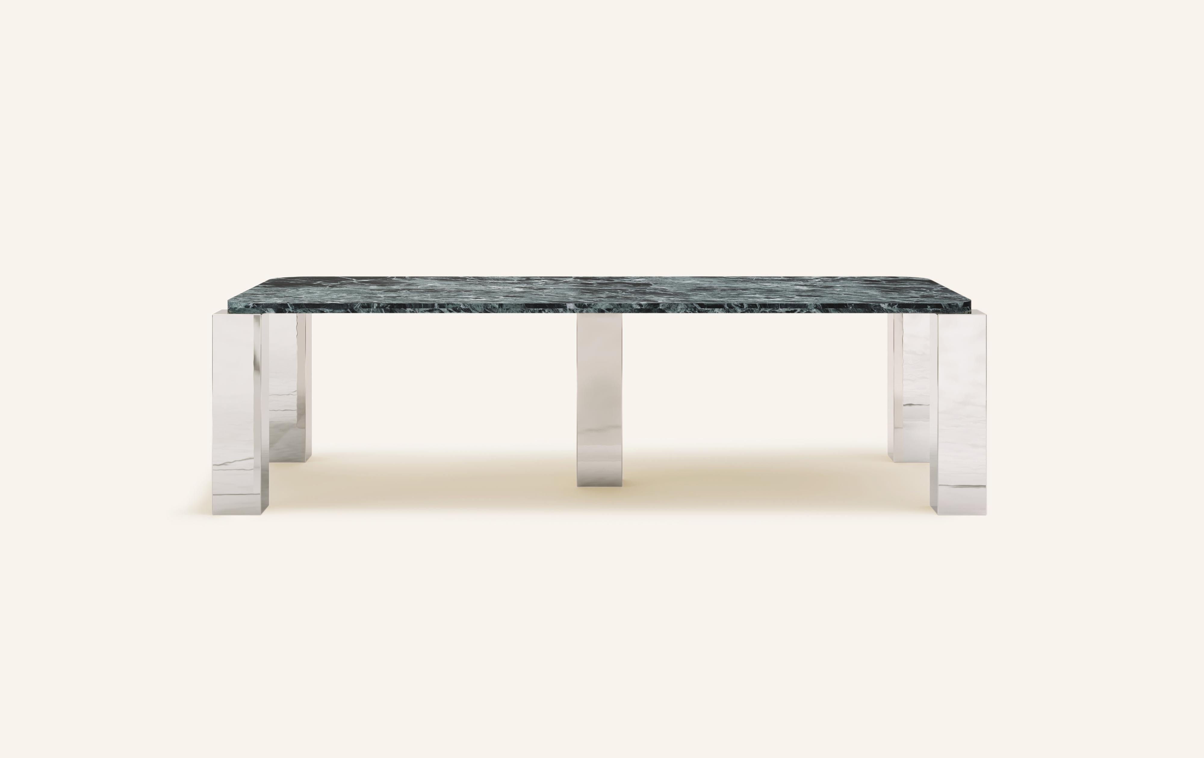 MONOLITHIC FORMS SOFTENED BY GENTLE EDGES. WITH ITS BOLD MARBLE PATTERNS CUBO IS AS VERSATILE AS IT IS STRIKING.

DIMENSIONS:
110”L x 50”W x 30”H: 
- 108”L x 48”W x 1.5” THICK TABLETOP WITH WITH 6