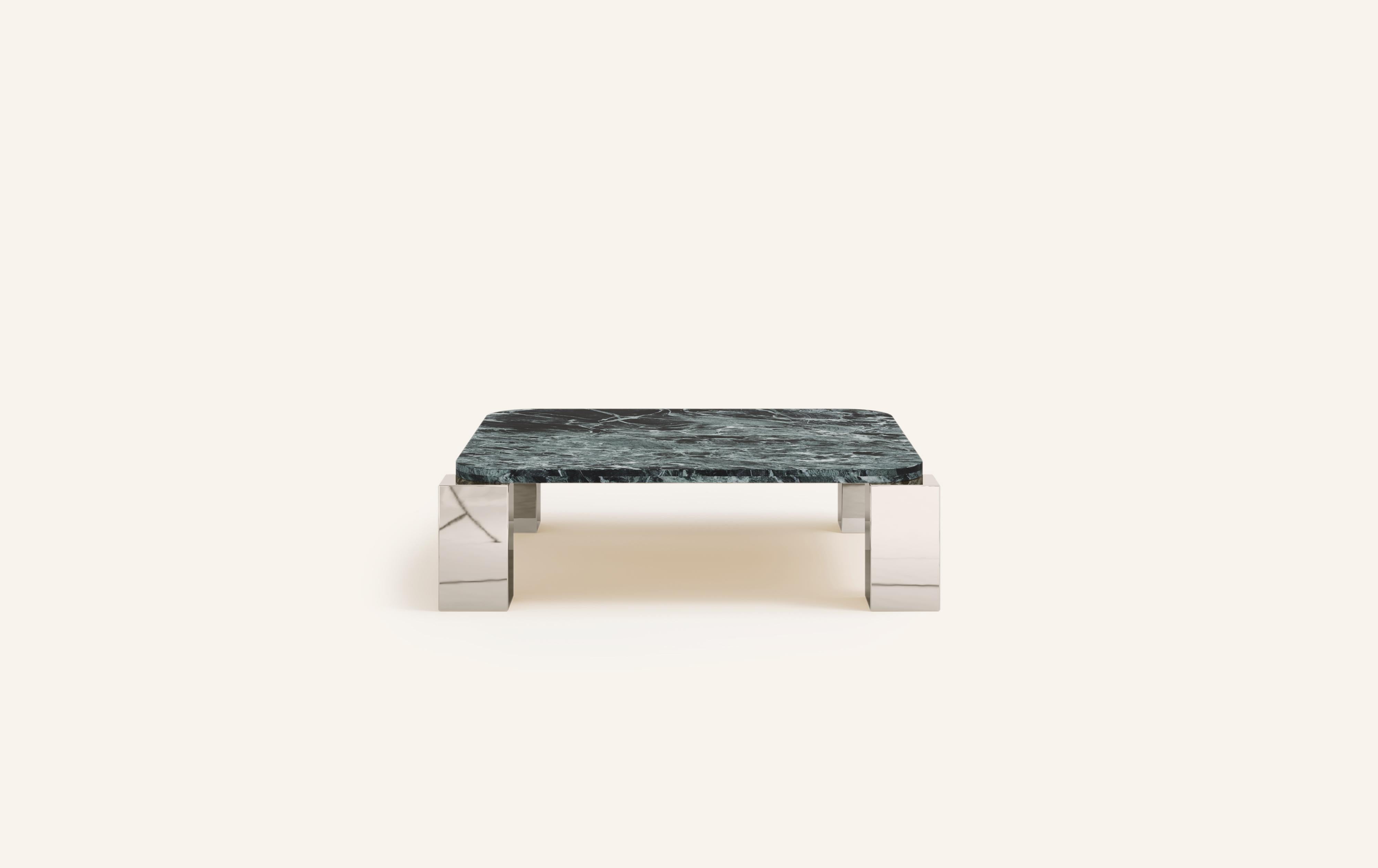 MONOLITHIC FORMS SOFTENED BY GENTLE EDGES. WITH ITS BOLD MARBLE PATTERNS CUBO IS AS VERSATILE AS IT IS STRIKING.

DIMENSIONS:
44”L x 44”W x 14”H: 
- 42”L x 42”W x 1.5” THICK TABLETOP WITH WITH 6