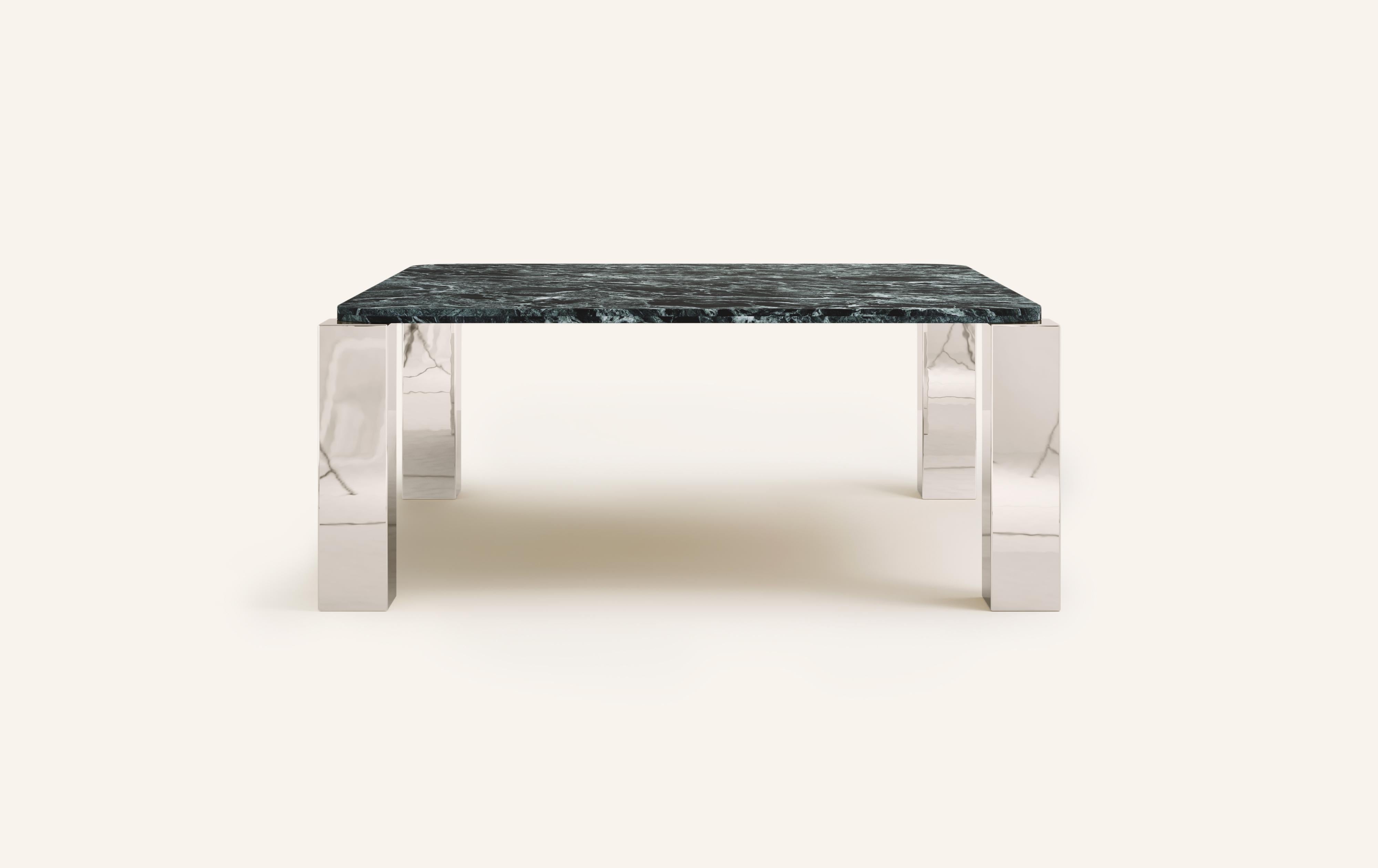 MONOLITHIC FORMS SOFTENED BY GENTLE EDGES. WITH ITS BOLD MARBLE PATTERNS CUBO IS AS VERSATILE AS IT IS STRIKING.

DIMENSIONS:
74”L x 74”W x 30”H: 
- 72”L x 72”W x 1.5” THICK TABLETOP WITH WITH 6