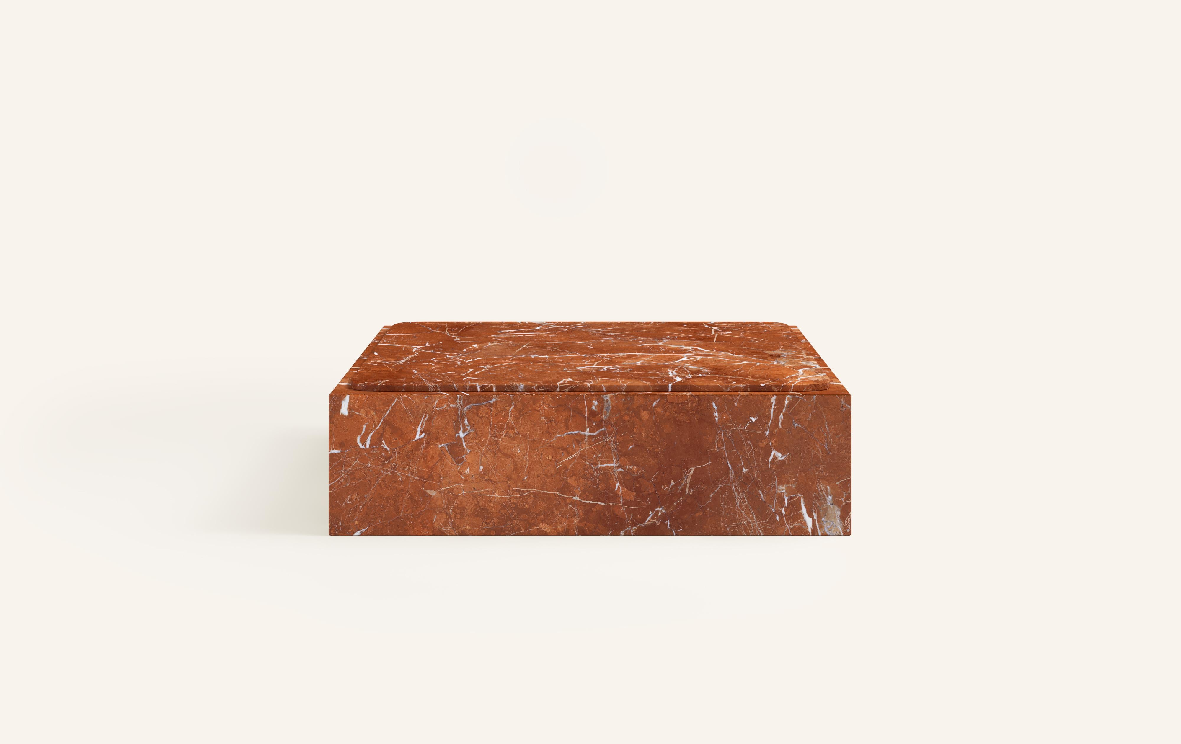 MONOLITHIC FORMS SOFTENED BY GENTLE EDGES. WITH ITS BOLD MARBLE PATTERNS CUBO IS AS VERSATILE AS IT IS STRIKING.

DIMENSIONS:
42”L x 42”W x 13”H: 
- 3/4