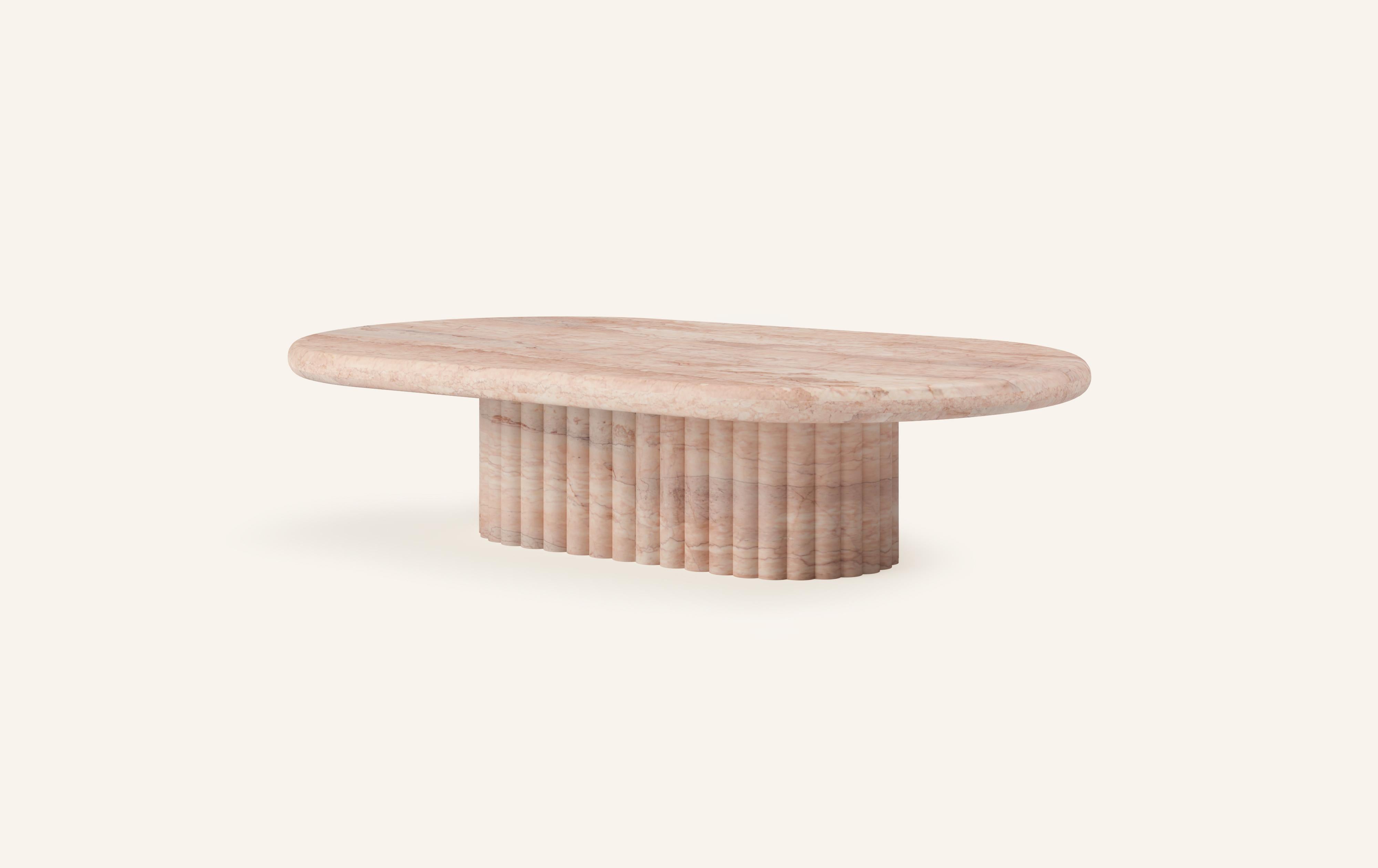 Organique FORM (LA) Table basse ovale Fluta 48L x 30W x 14H marbre Rosa Crema en vente