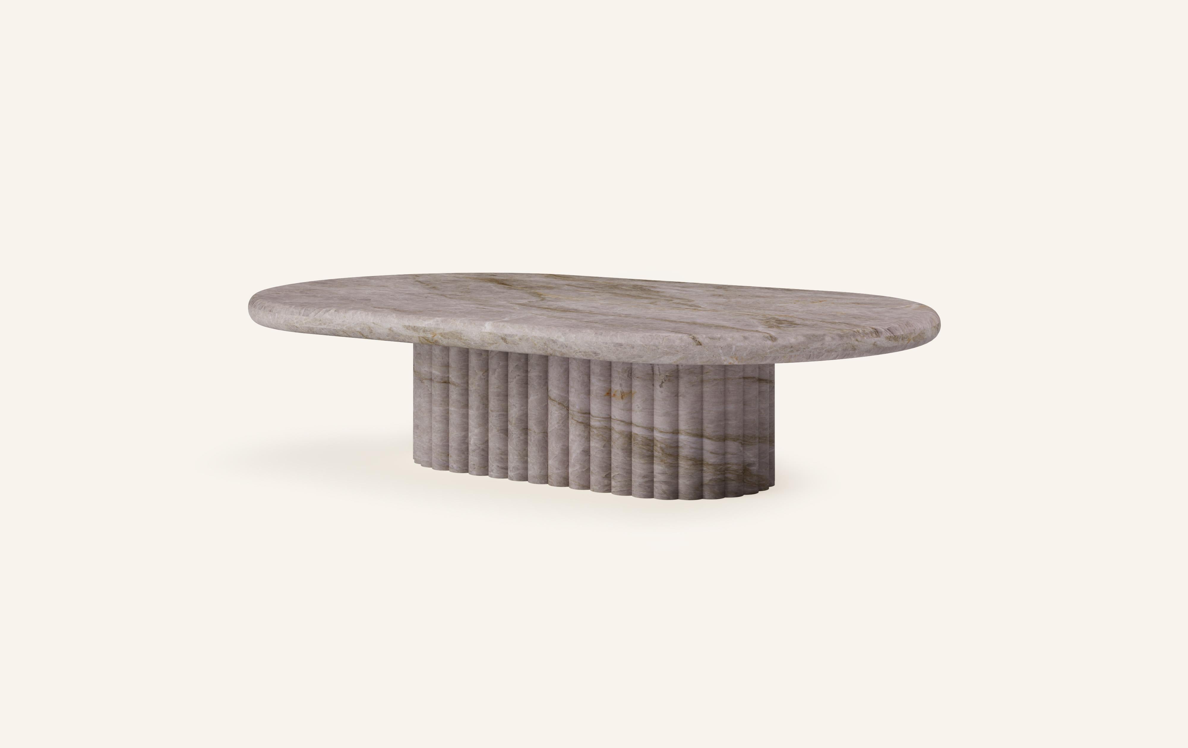 Organique FORM (LA) Table basse ovale Fluta 60 L x 36 W x 14 H quartzite Taj Mahal en vente