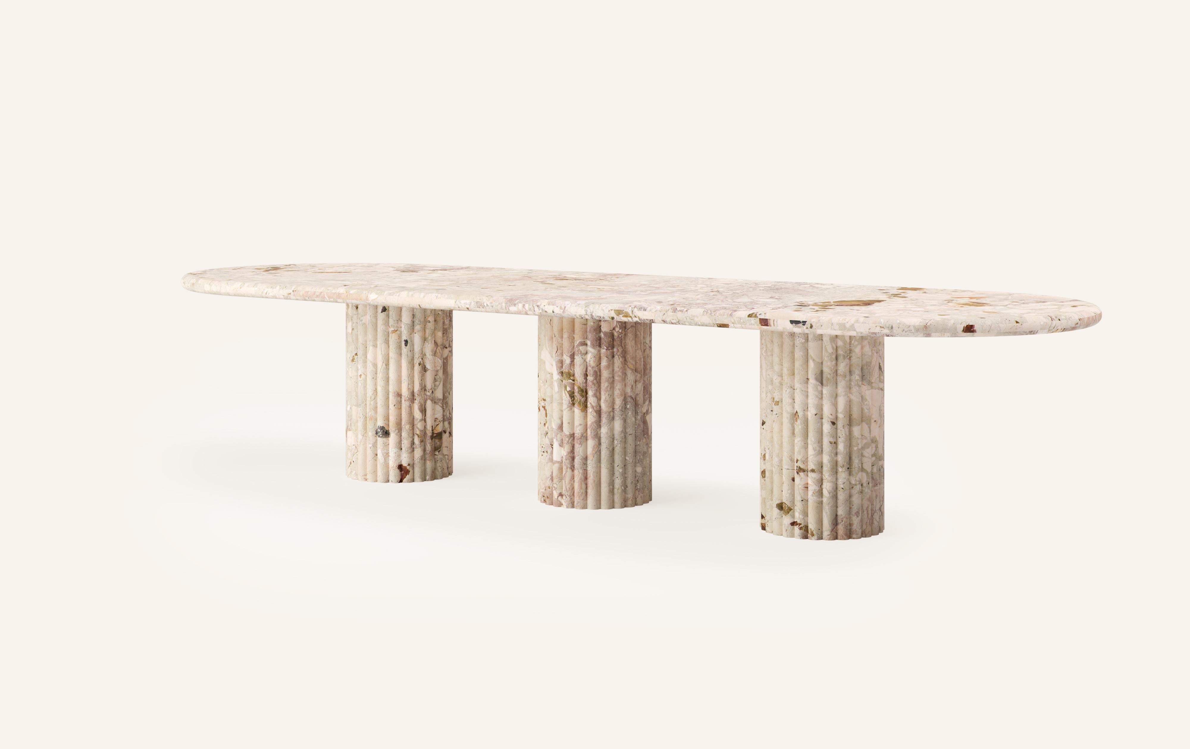 Organique FORM(LA) table de salle à manger ovale Fluta 144 L x 48 W x 30 H marbre Breccia Rosa en vente