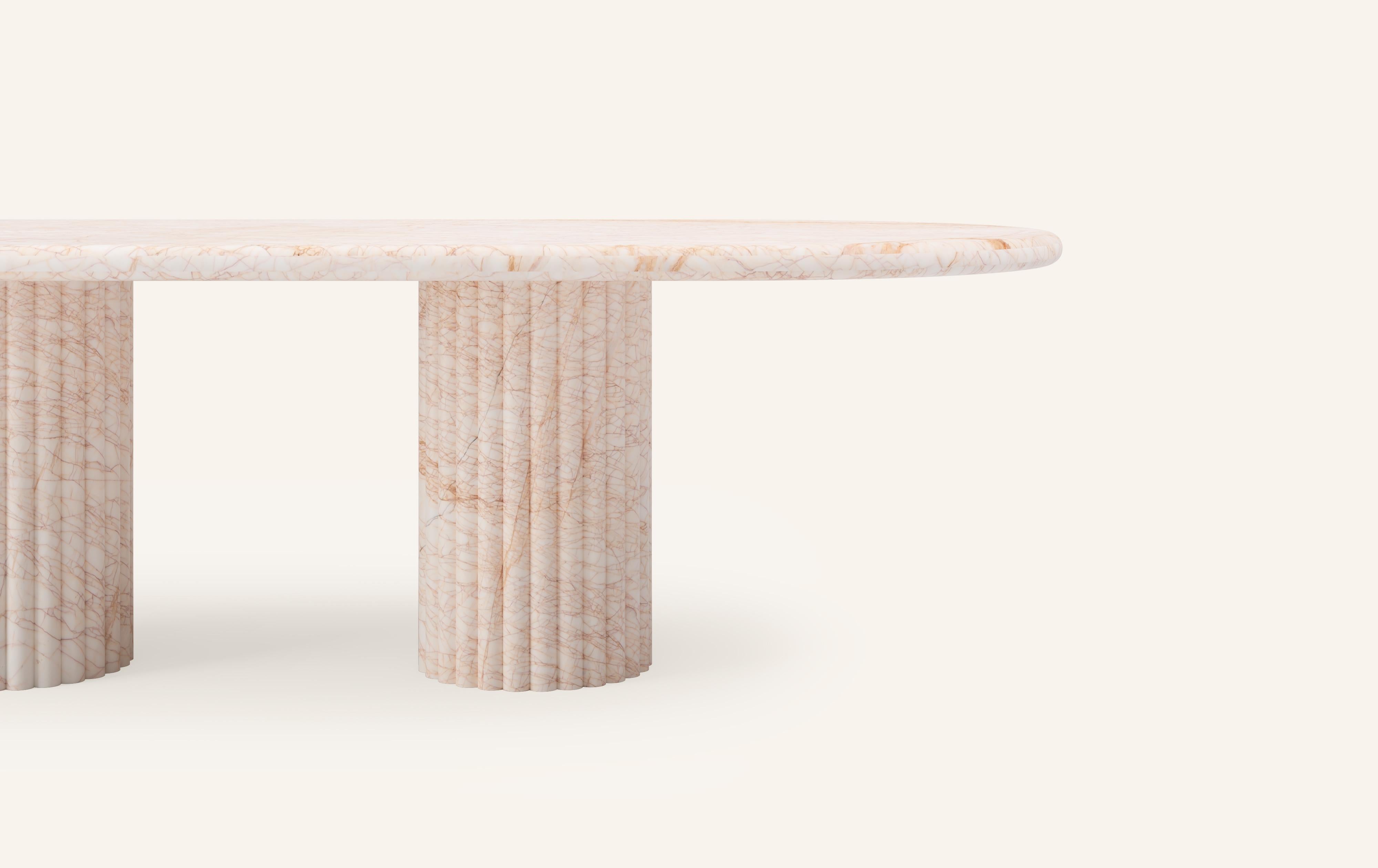Américain FORM (LA) table de salle à manger ovale Fluta 144 L x 48 W x 30 H marbre araignée doré en vente