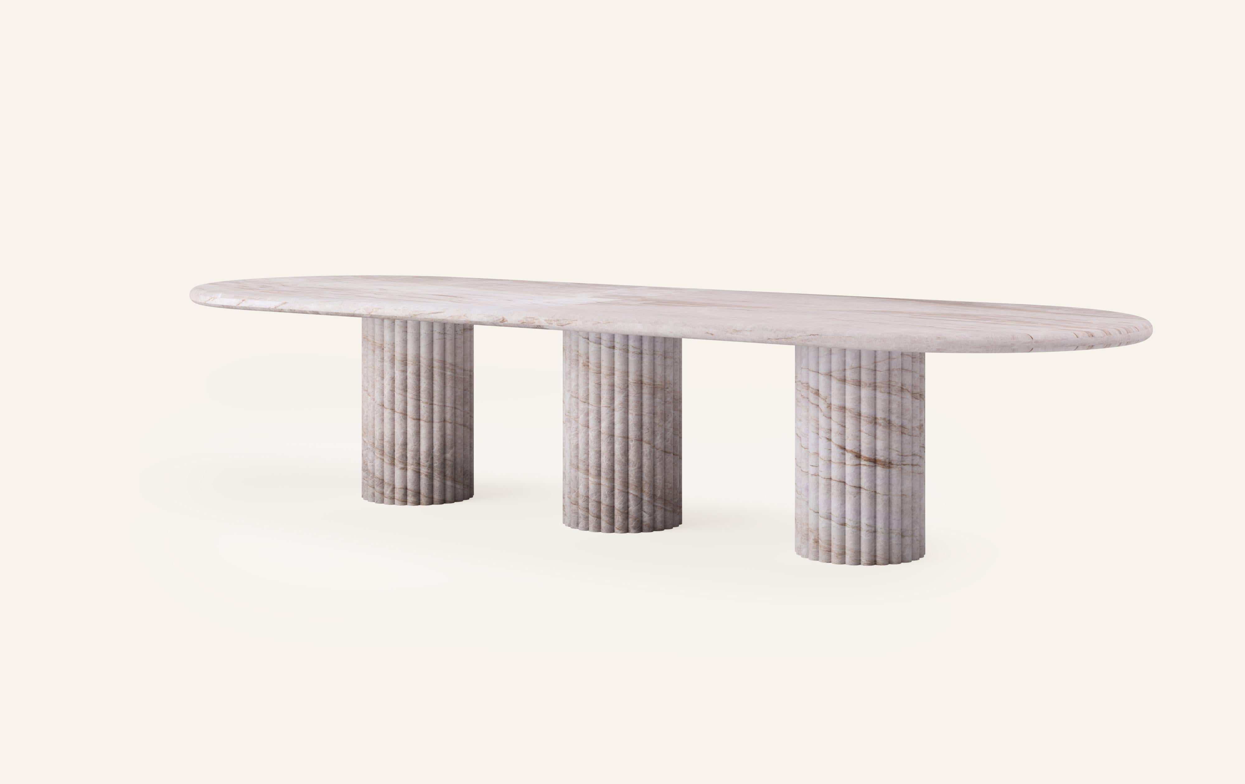 Organique FORM (LA) Table de salle à manger ovale Fluta 144 L x 48 L x 30 H quartzite Taj Mahal en vente