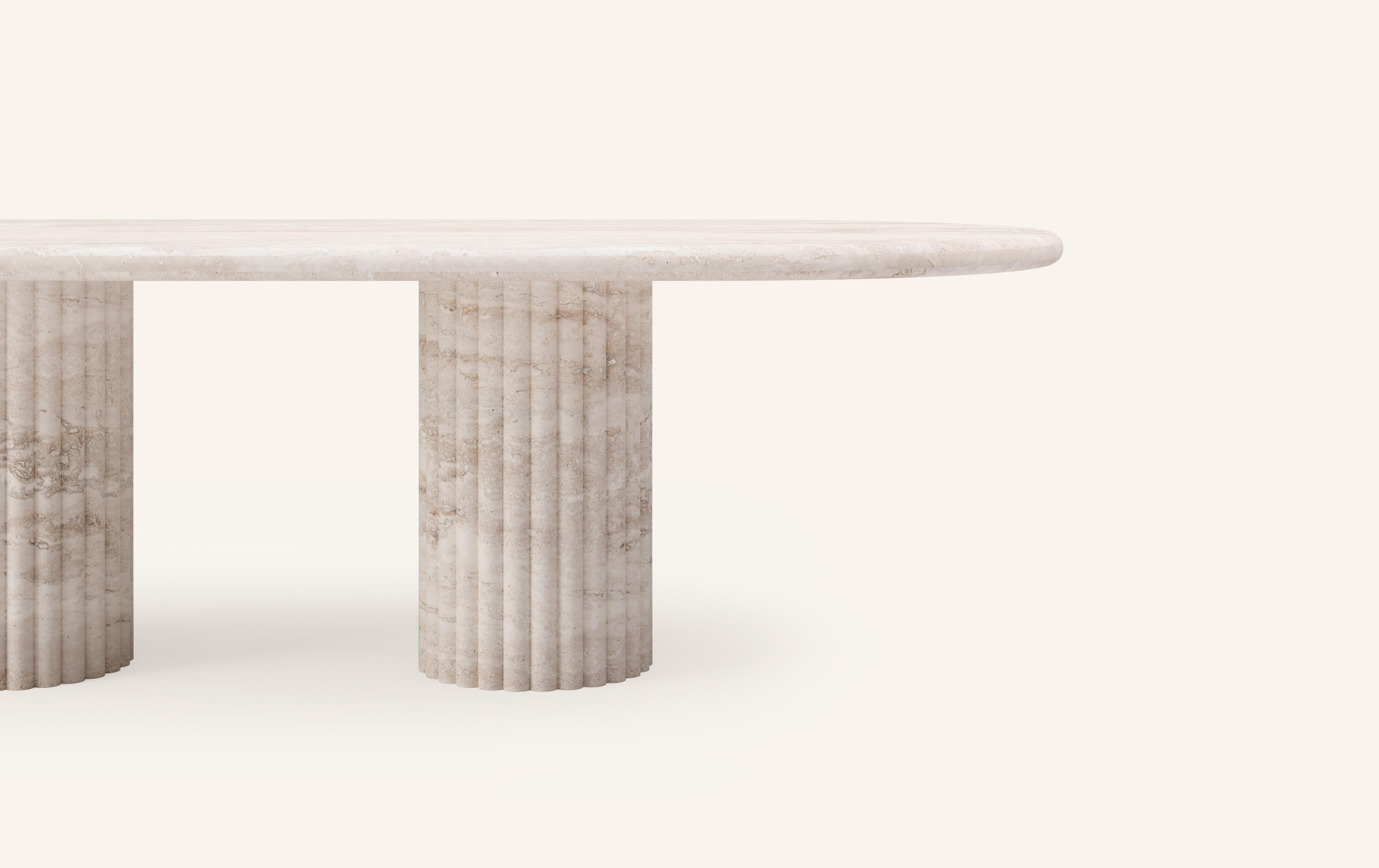Américain FORM (LA) Table de salle à manger ovale Fluta 144 L x 48 W x 30 H Travertino Navona VC en vente