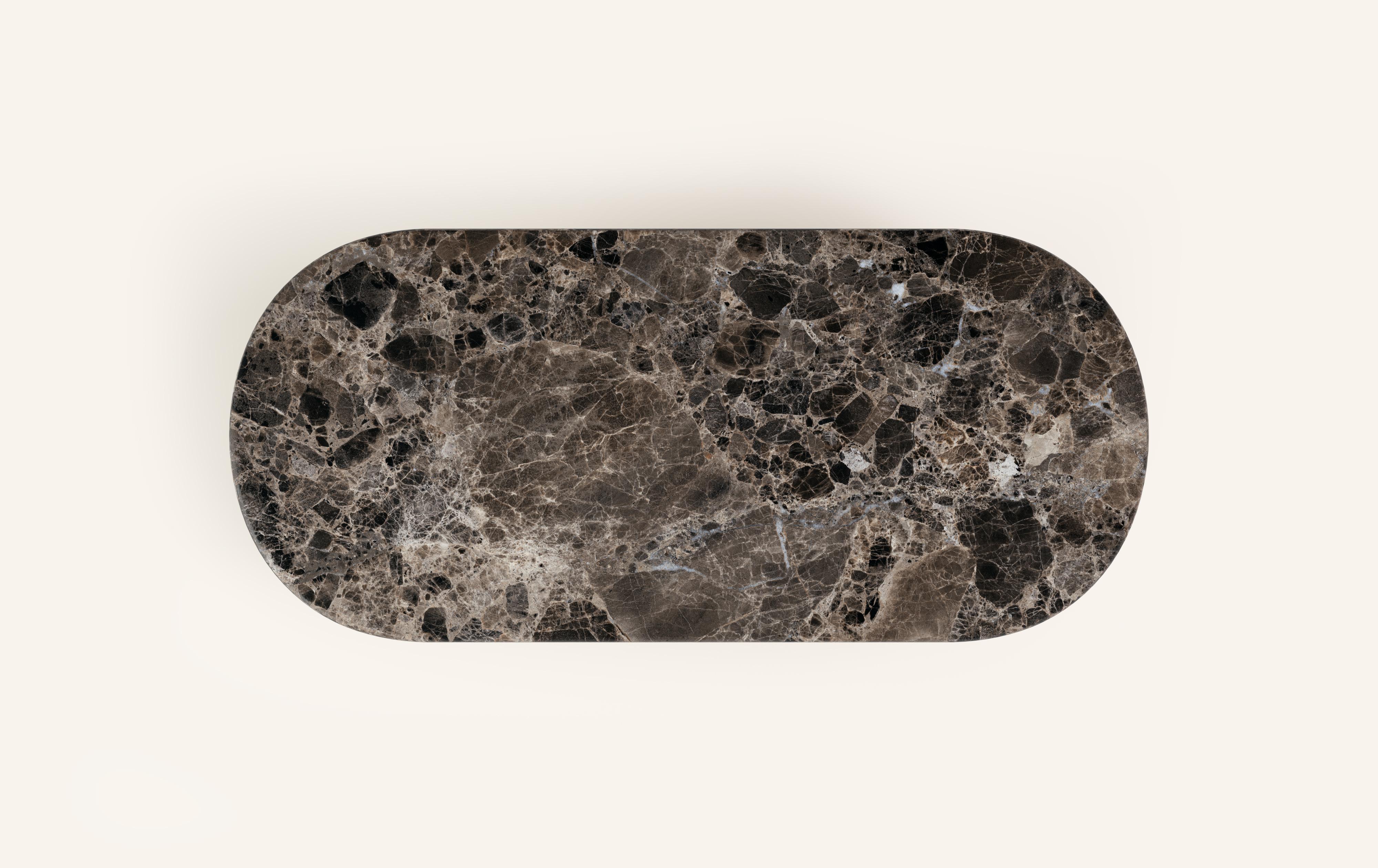 FORM (LA) Table de salle à manger ovale Fluta 96 L x 42 L x 30 H Marbre Emperador foncé Neuf - En vente à Los Angeles, CA