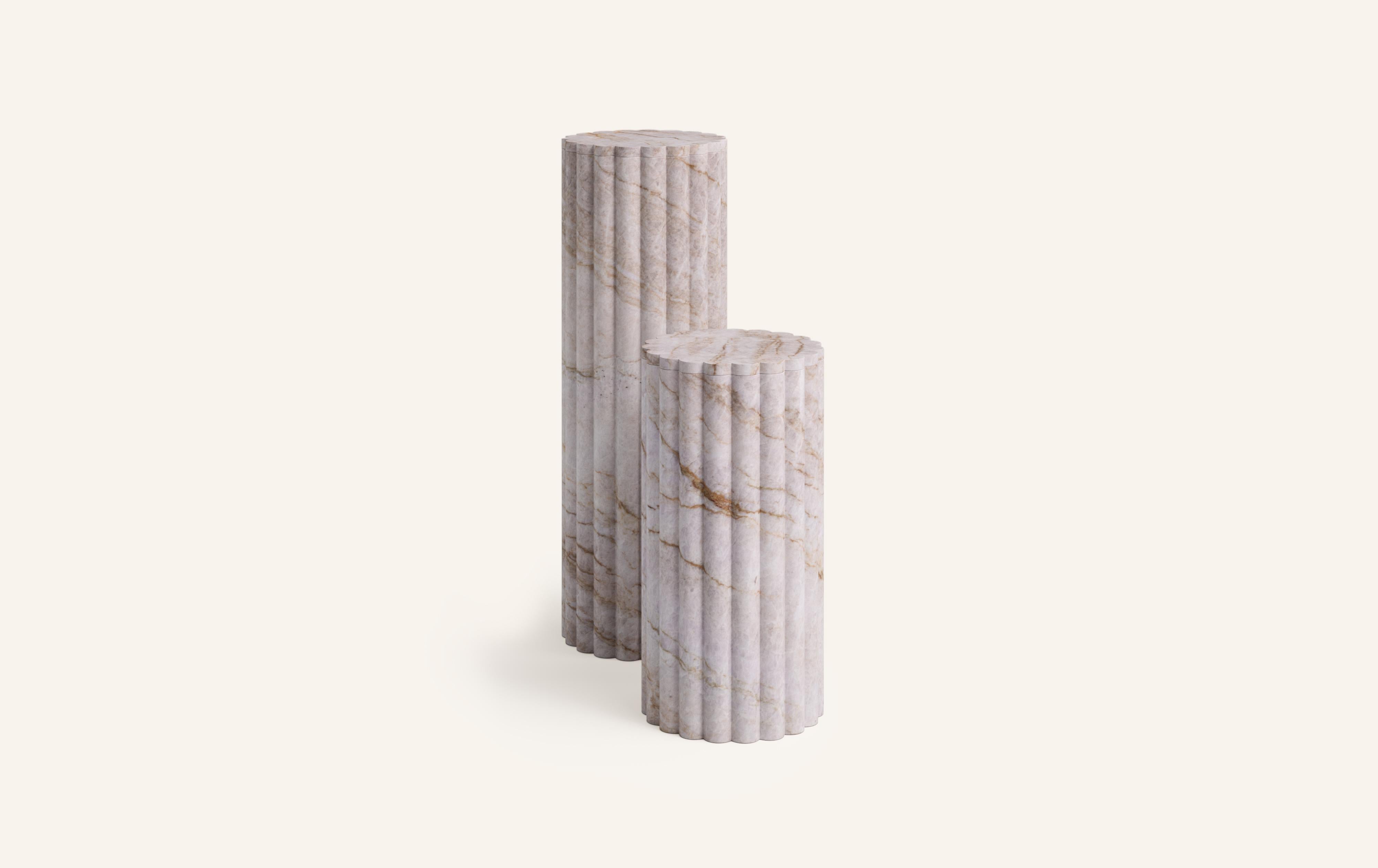 Organique Forme (LA) Guéridon Fluta 12 L x 12 W x 36 H quartzite Taj Mahal en vente