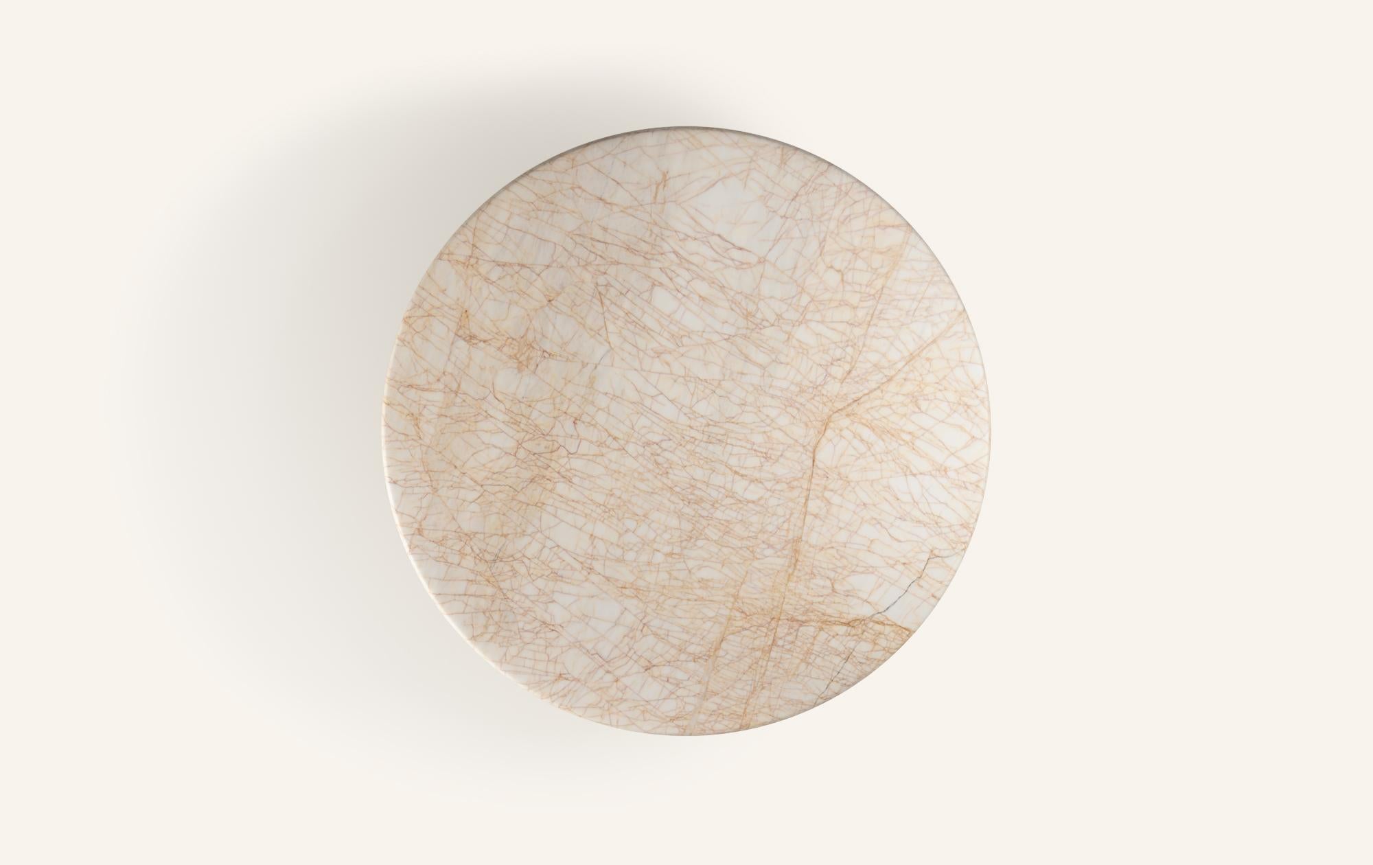 Américain FORM(LA) table basse ronde Fluta 48L x 48W x 14H marbre araignée doré en vente
