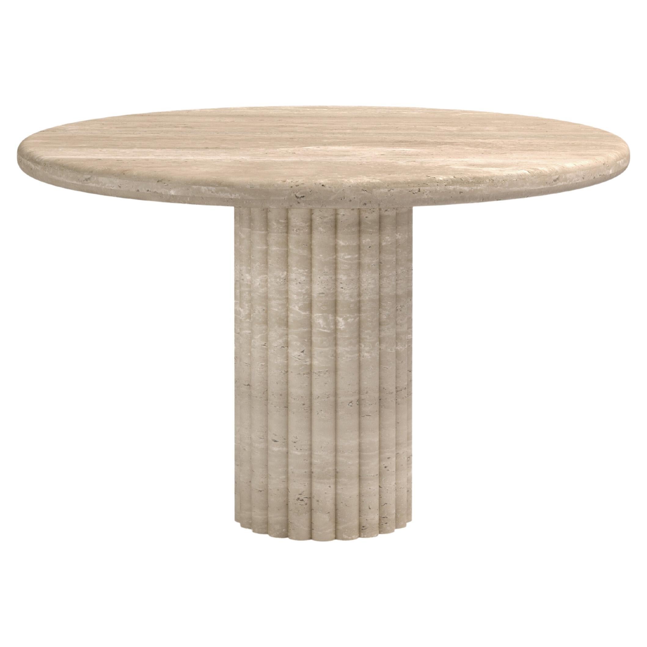 FORM (LA) Table de salle à manger ronde Fluta 48L x 48W x 30H Travertino Crema VC en vente