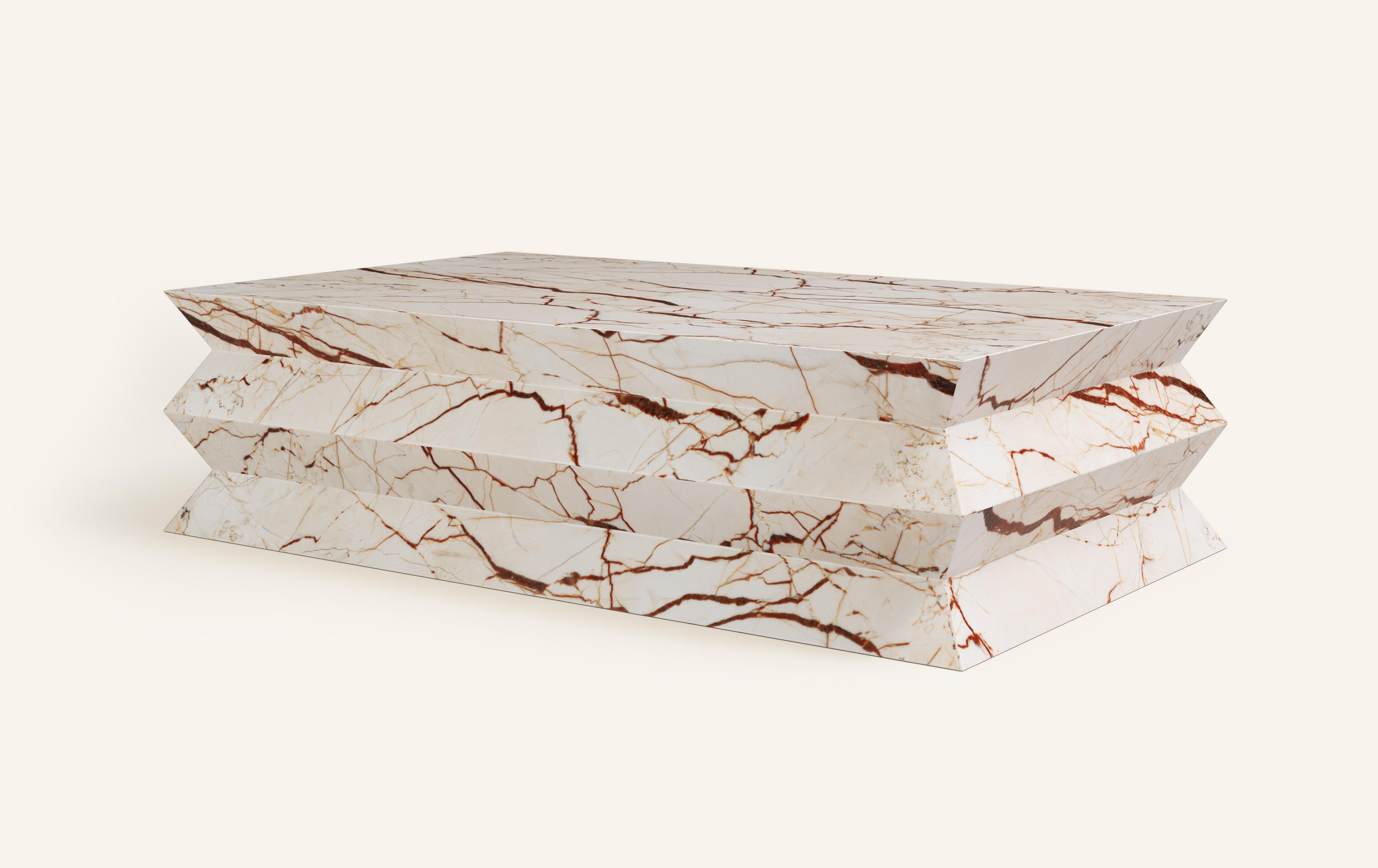 Organique FORM(LA) Grinza table basse rectangulaire 60 po. (L) x 36 po. (L) x 16 po. (H) Sofita marbre beige en vente