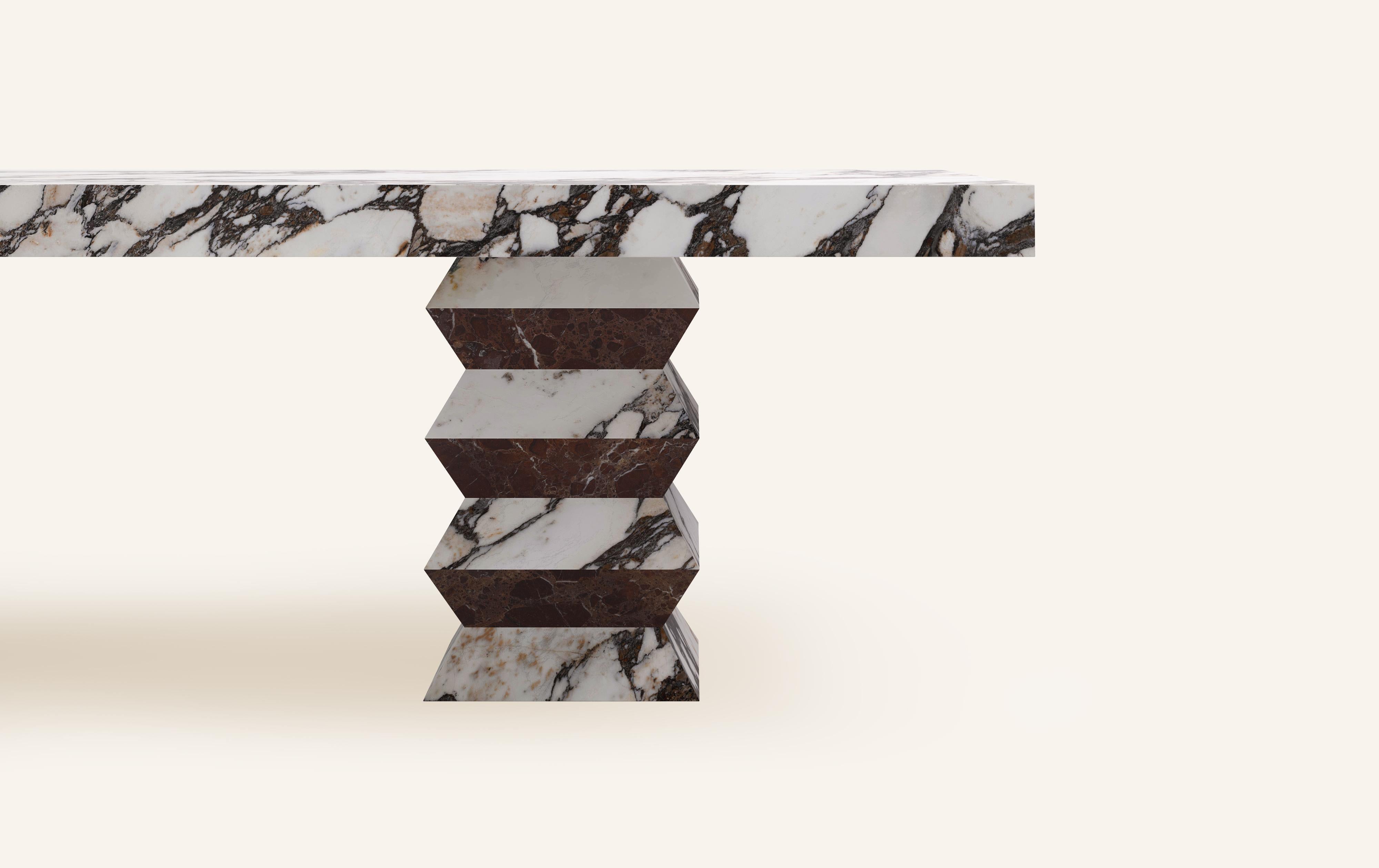 Américain FORM(LA) table de salle à manger rectangulaire Grinza 96 po. (L) x 42 po. (L) x 32 po. (H) marbre Calacatta Viola en vente