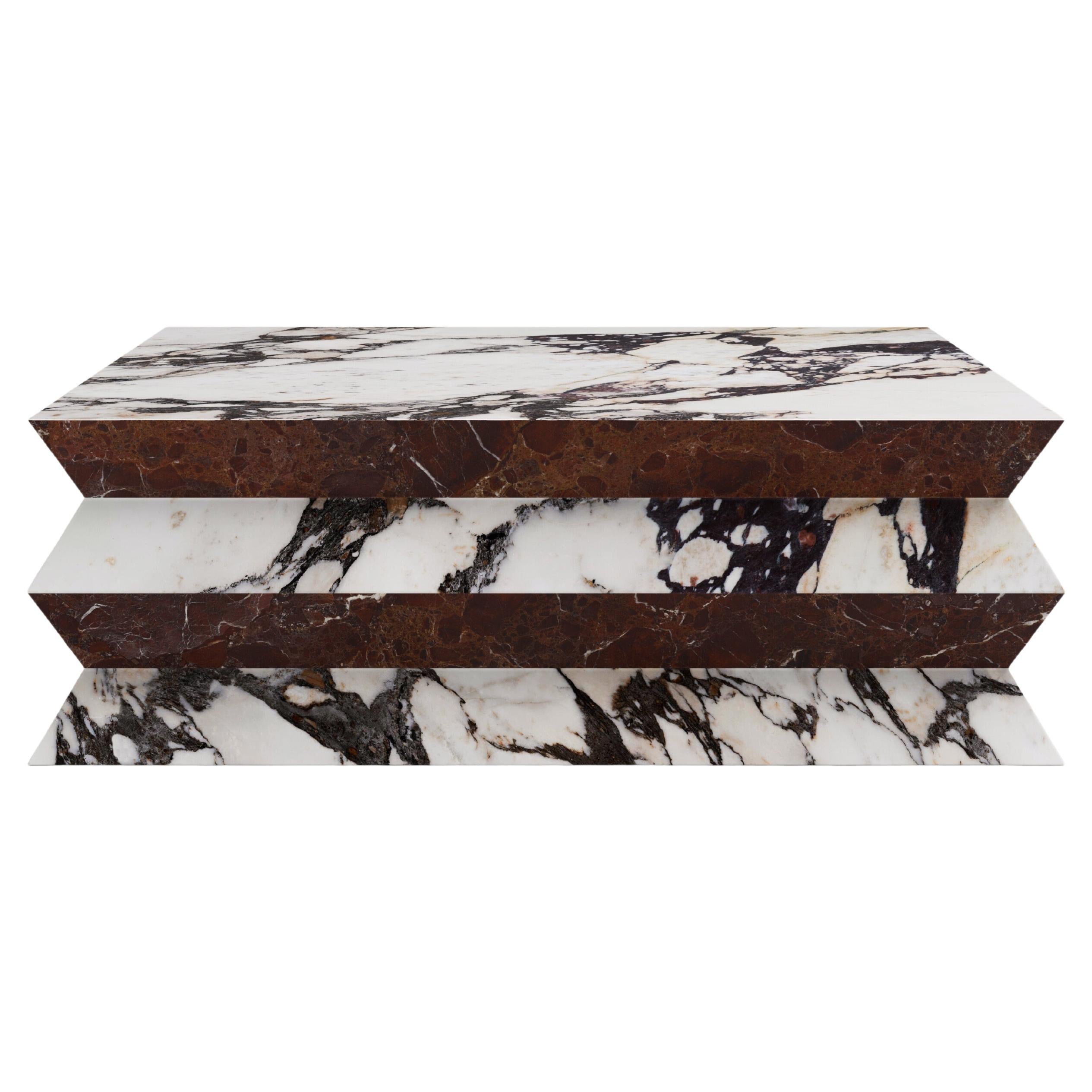 FORM(LA) table basse carrée Grinza 60 po. (L) x 60 po. (L) x 16 po. (H) marbre Calacatta Viola en vente
