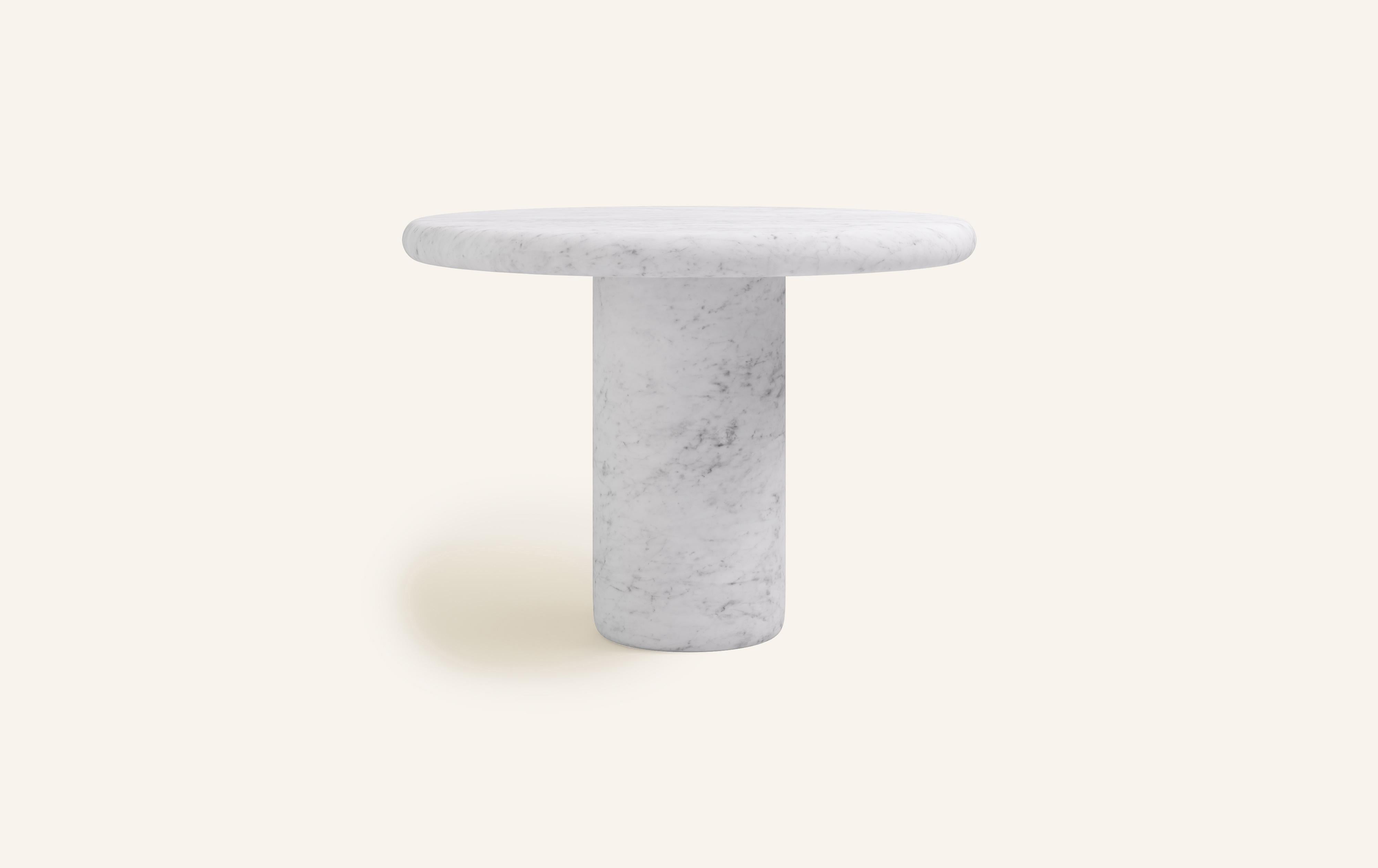‘LUNA’ IS A REIMAGINED ITERATION OF OUR ORIGINAL ‘MOON’ COLLECTION. WITH MORE PRONOUNCED PROPORTIONS LUNA INVITES A GENTLE CURVE TO THE BASE DESIGN AND POWERFUL BULLNOSE EDGE DETAILING.

DIMENSIONS:
42”L x 42”W x 30”H: 
- 3