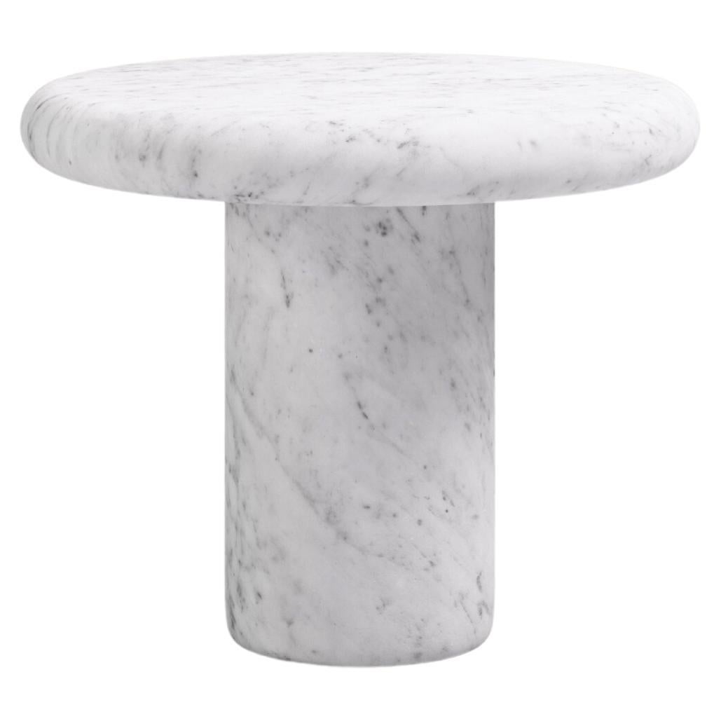 FORM(LA) Luna Tavolino rotondo 24 "L x 24 "L x 20 "H Marmo Bianco Carrara in vendita