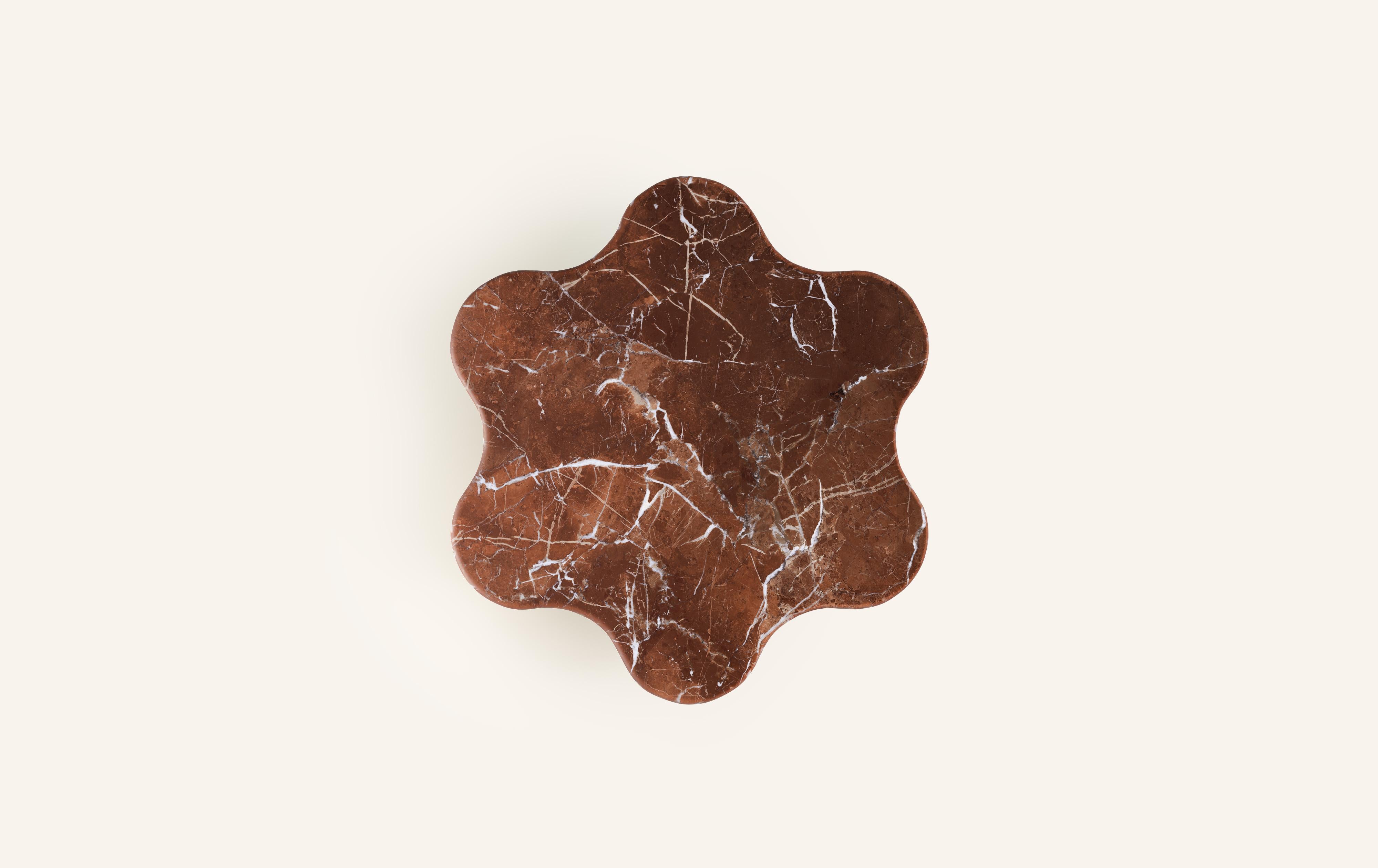 Américain FORM(LA) table basse ronde Palla 42 po. (L) x 38 po. (L) x 13 po. (H) Marbre Rojo Alicante en vente