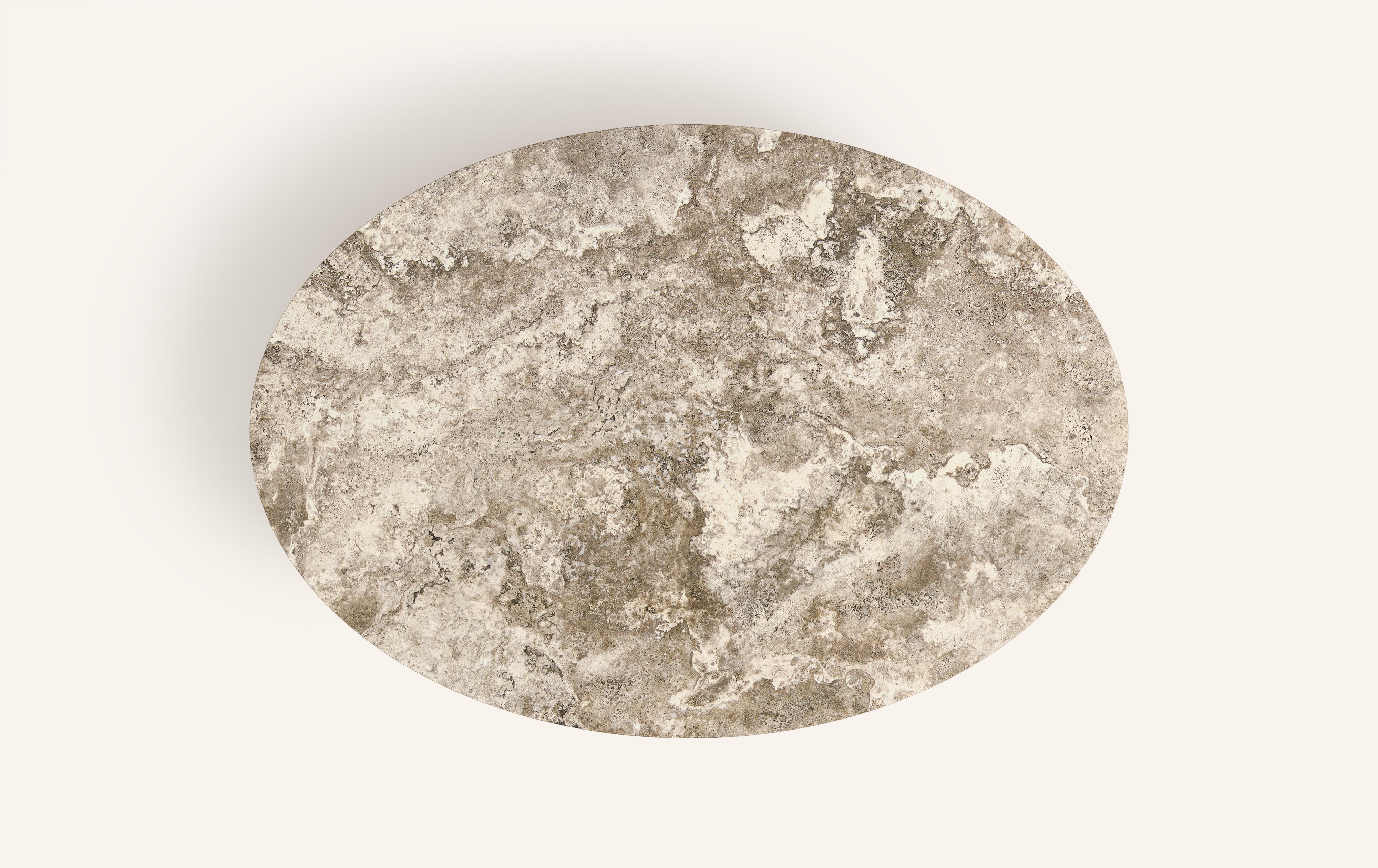 FORM(LA) Sfera table basse ovale 72 L x 48 W x 16 H Travertino Argento VC Neuf - En vente à Los Angeles, CA