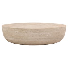 FORM(LA) Sfera Tavolino ovale 72 "L x 48 "L x 16 "H Travertino Crema VC