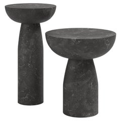 FORM(LA) Sfera ronde table d'appoint 18 L x 18 W x 20 H Nero Petite Granite