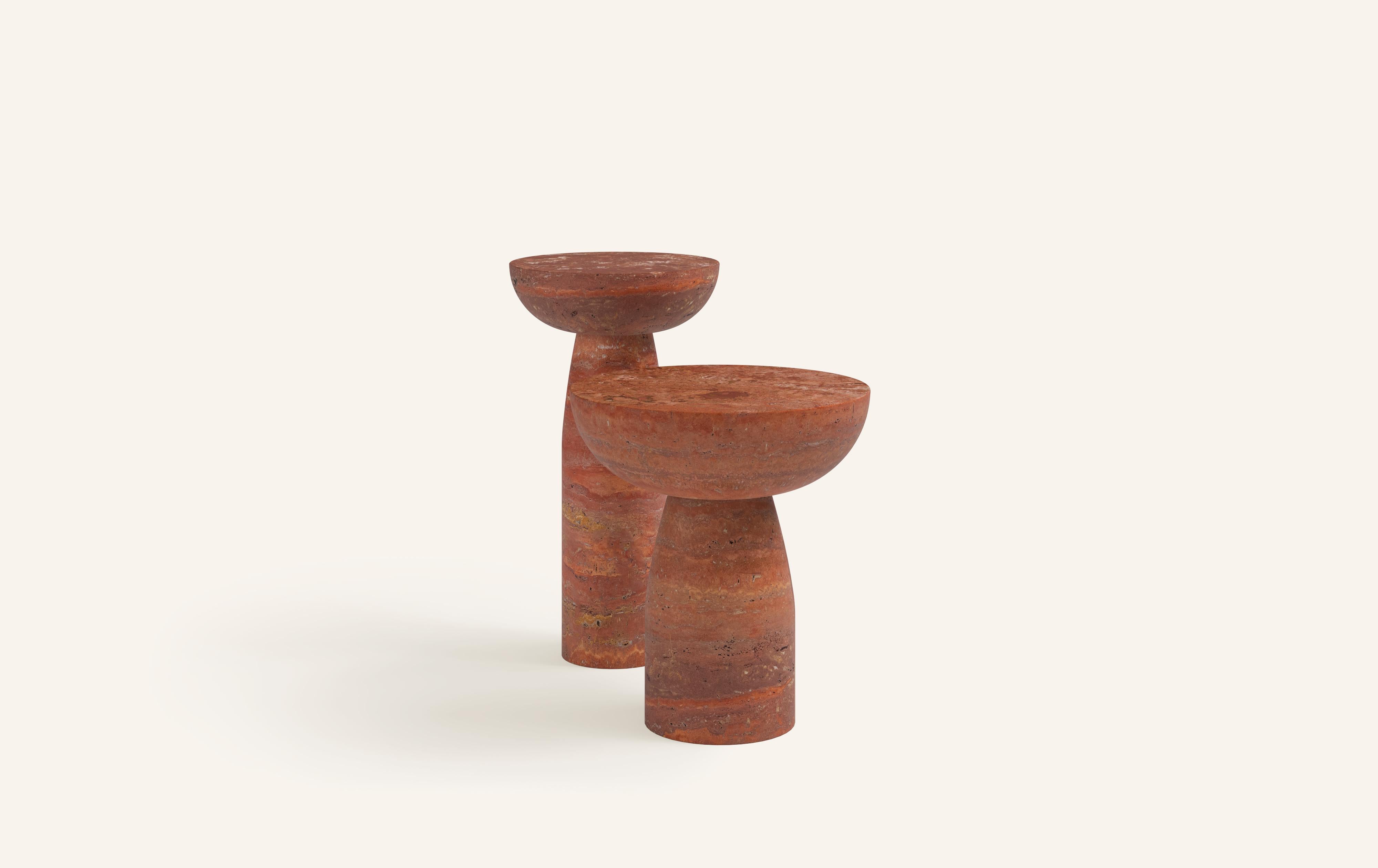 Organique FORM(LA) Sfera table d'appoint ronde 18 L x 18 W x 20 H Travertino Rosso VC en vente