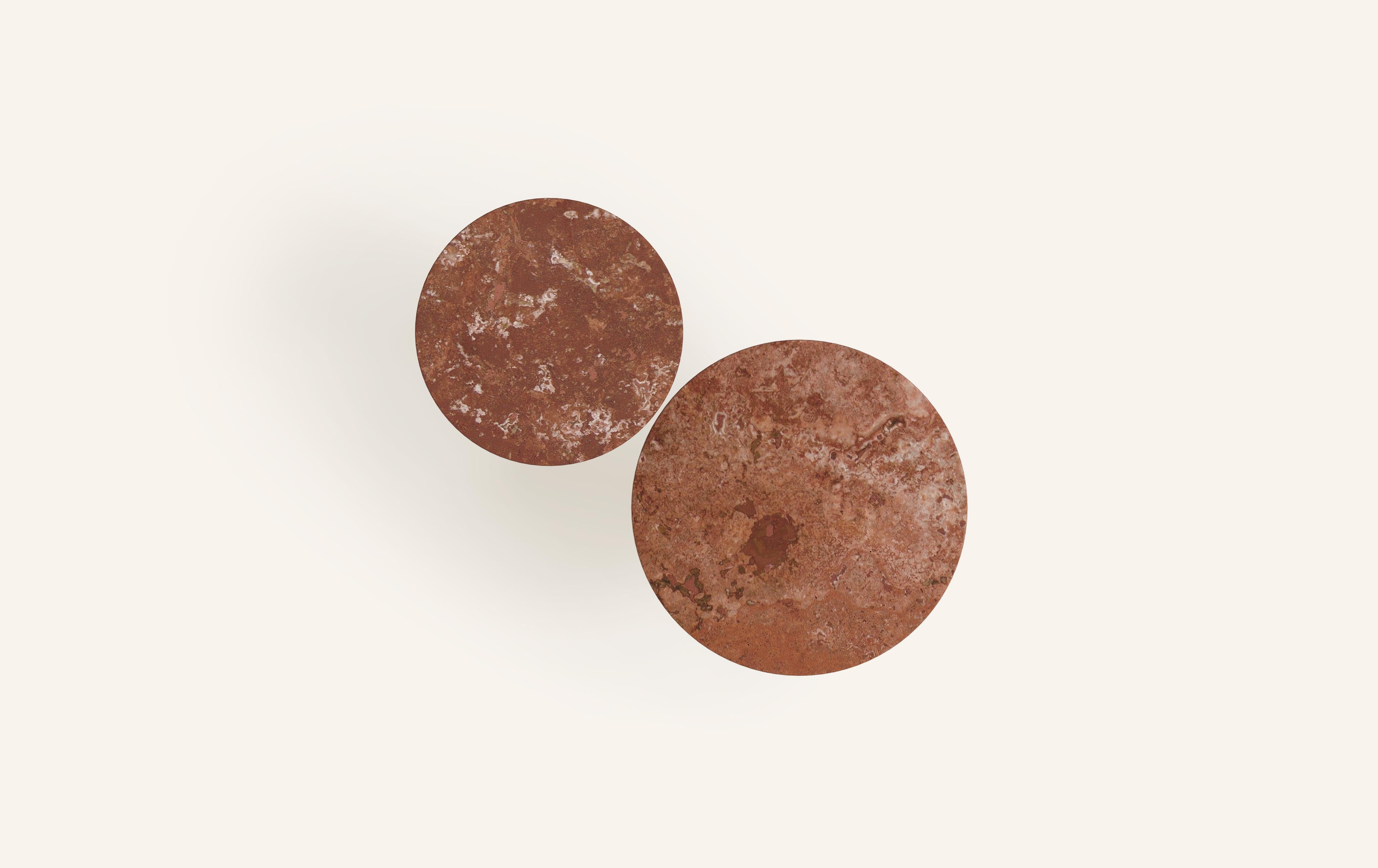 Américain FORM(LA) Sfera table d'appoint ronde 18 L x 18 W x 20 H Travertino Rosso VC en vente