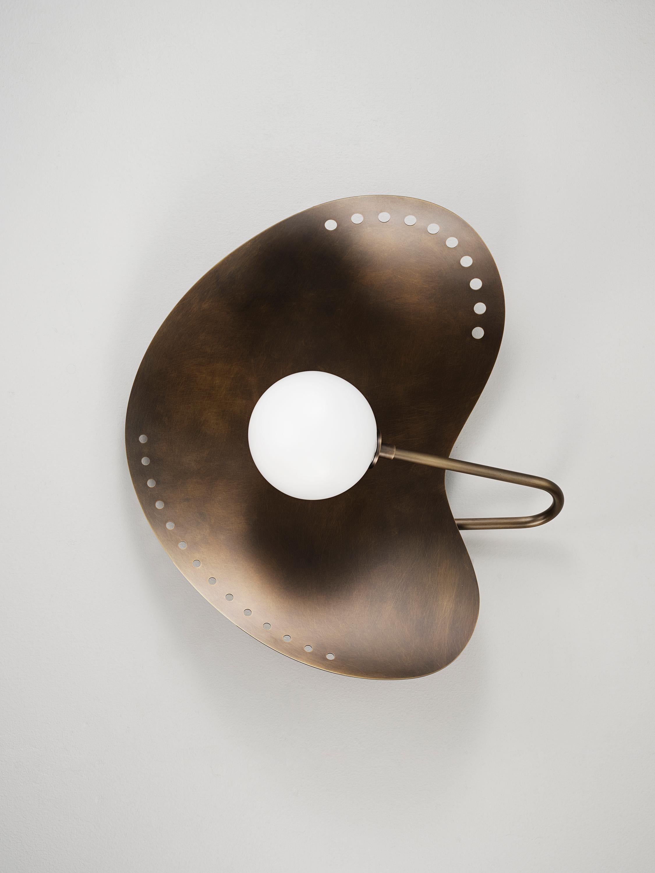 Aplique o Lámpara de Pared FORMOSA en Bronce by Blueprint Lighting Moderno de mediados de siglo en venta
