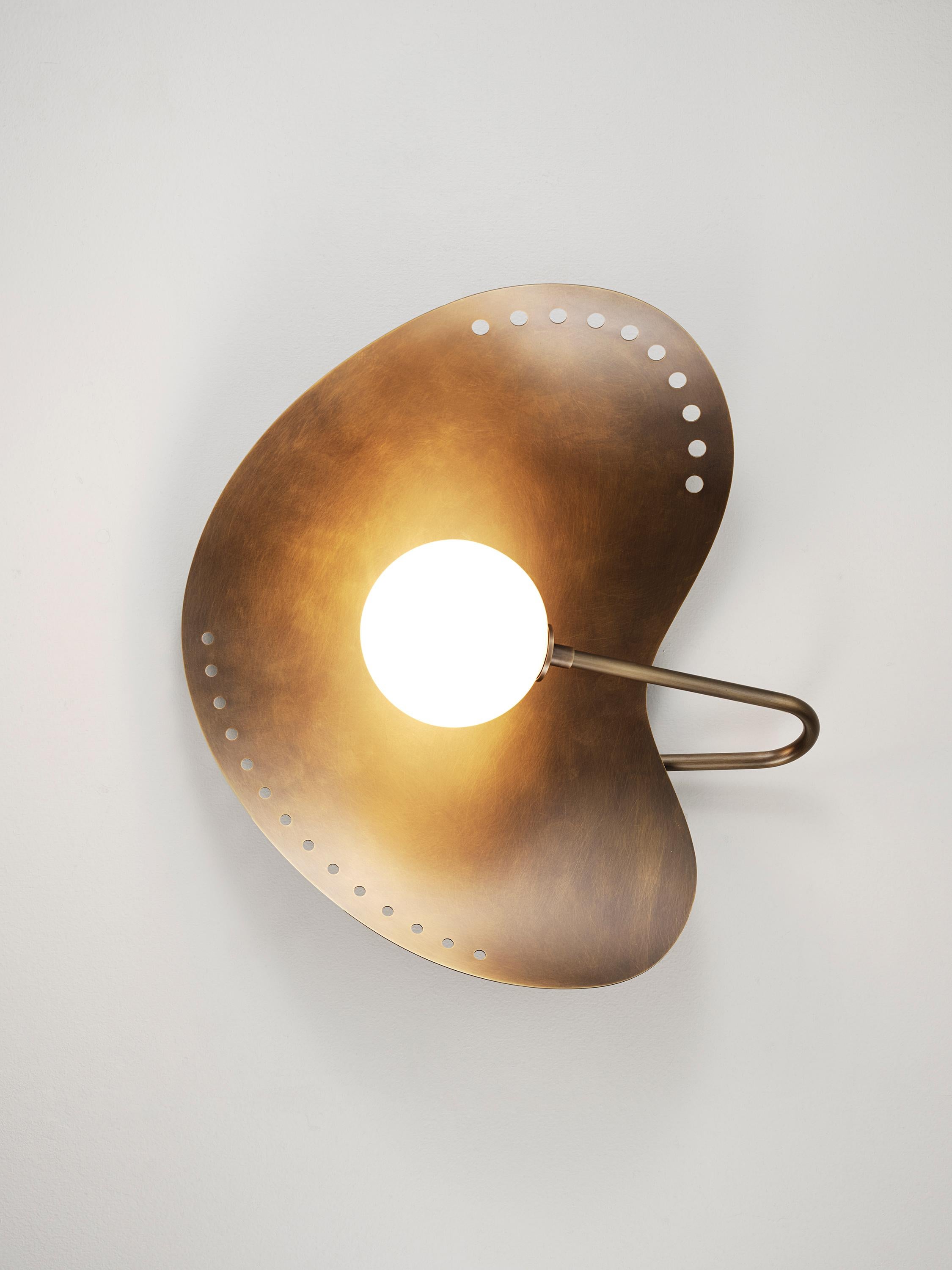 Aplique o Lámpara de Pared FORMOSA en Bronce by Blueprint Lighting Estadounidense en venta