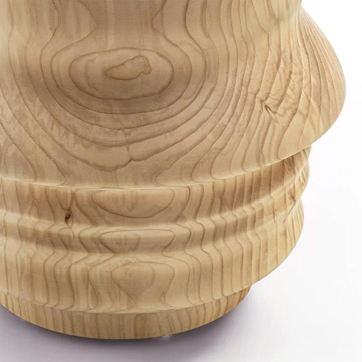 Fait main Formes Tabouret en cèdre en vente