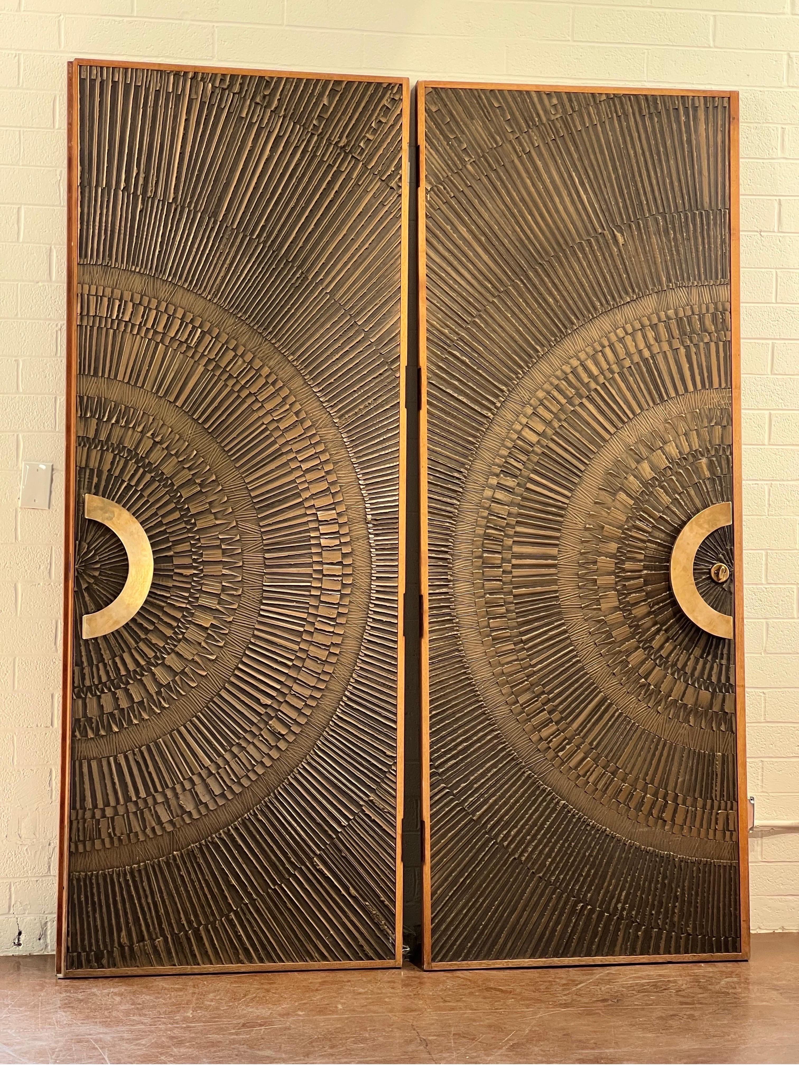 Mid-Century moderno Forms + Surfaces 