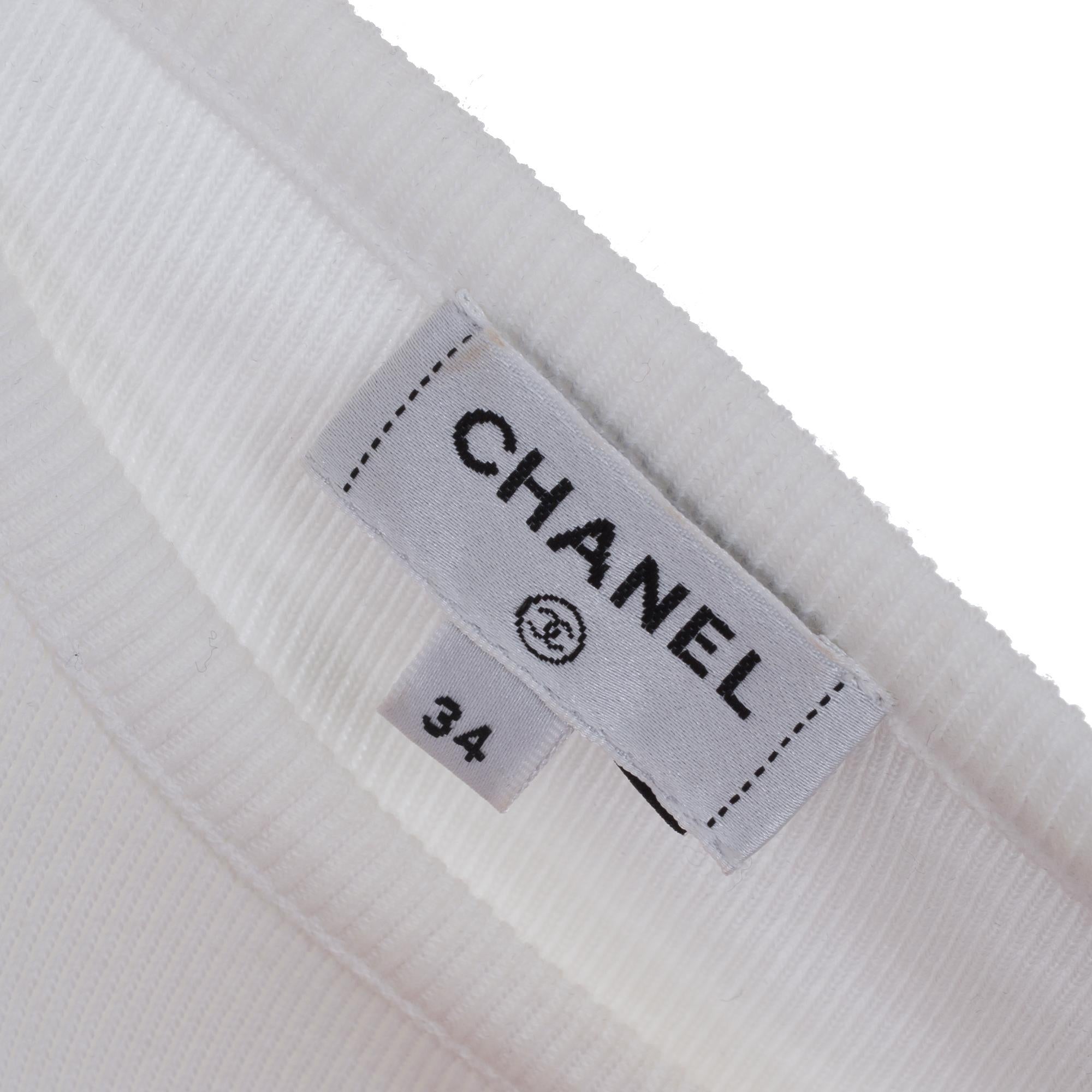 Women's Formula 1 sold out Chanel’s T-shirt  in White cotton with embroidered flowers For Sale