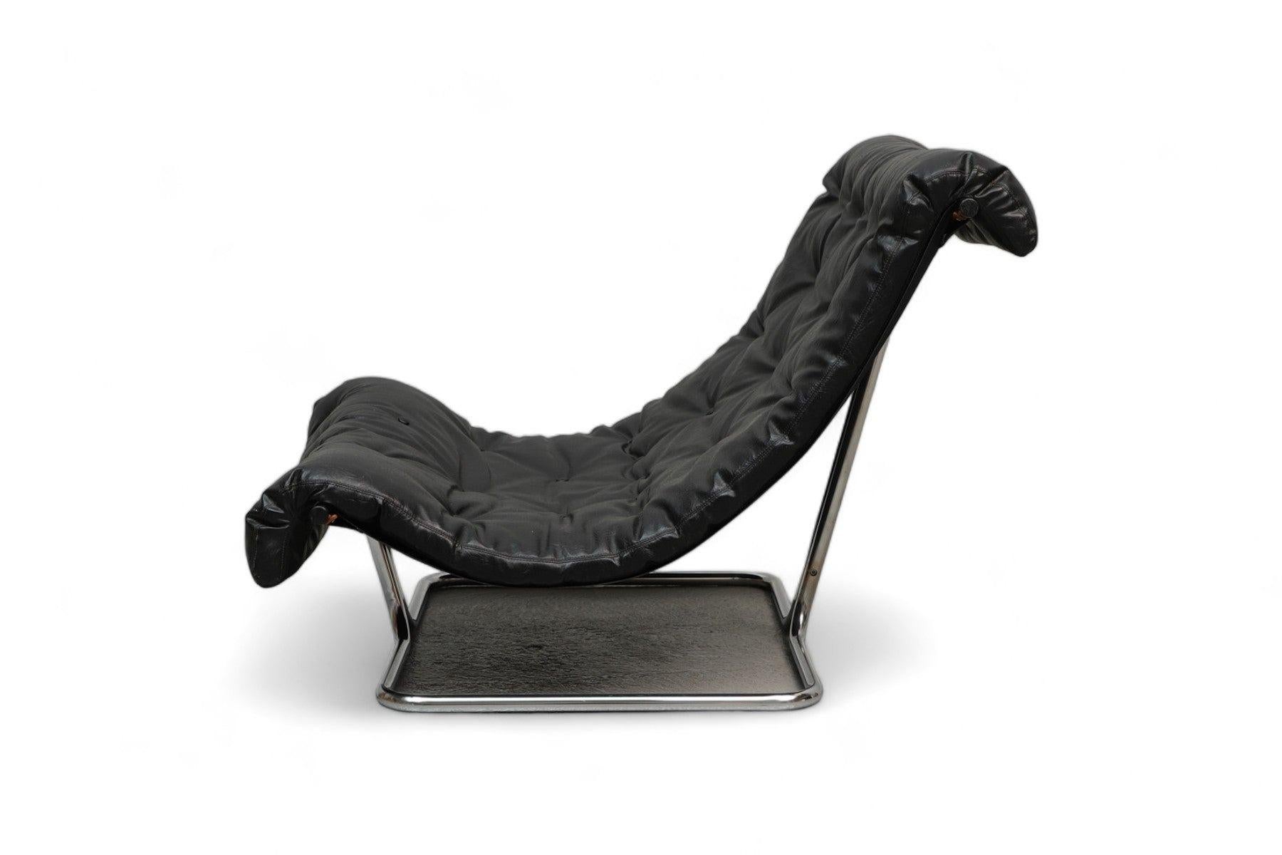 Suédois Fauteuil de salon moderne suédois de l'ère spatiale du milieu du siècle dernier, par Ruud Ekstrand en vente