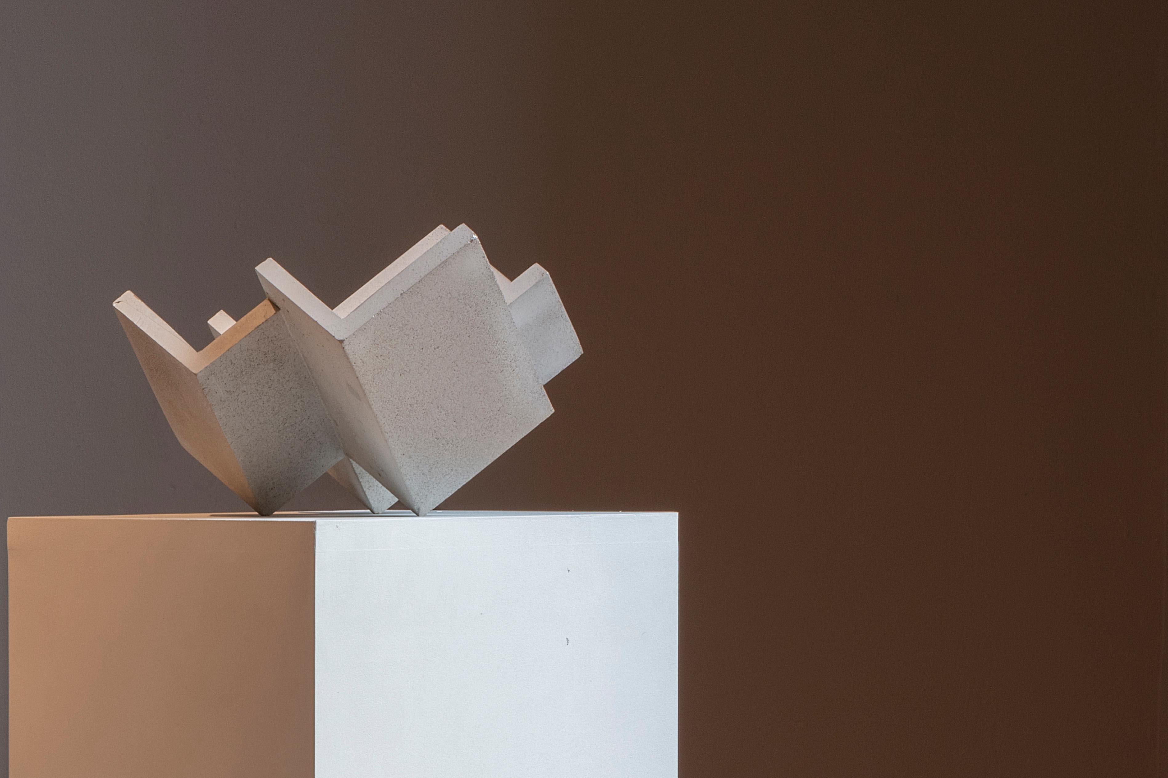 Formworks 1 – Brutalist White Concrete Sculpture, Handcrafted by Manolo Menéndez In New Condition For Sale In Barcelona, ES
